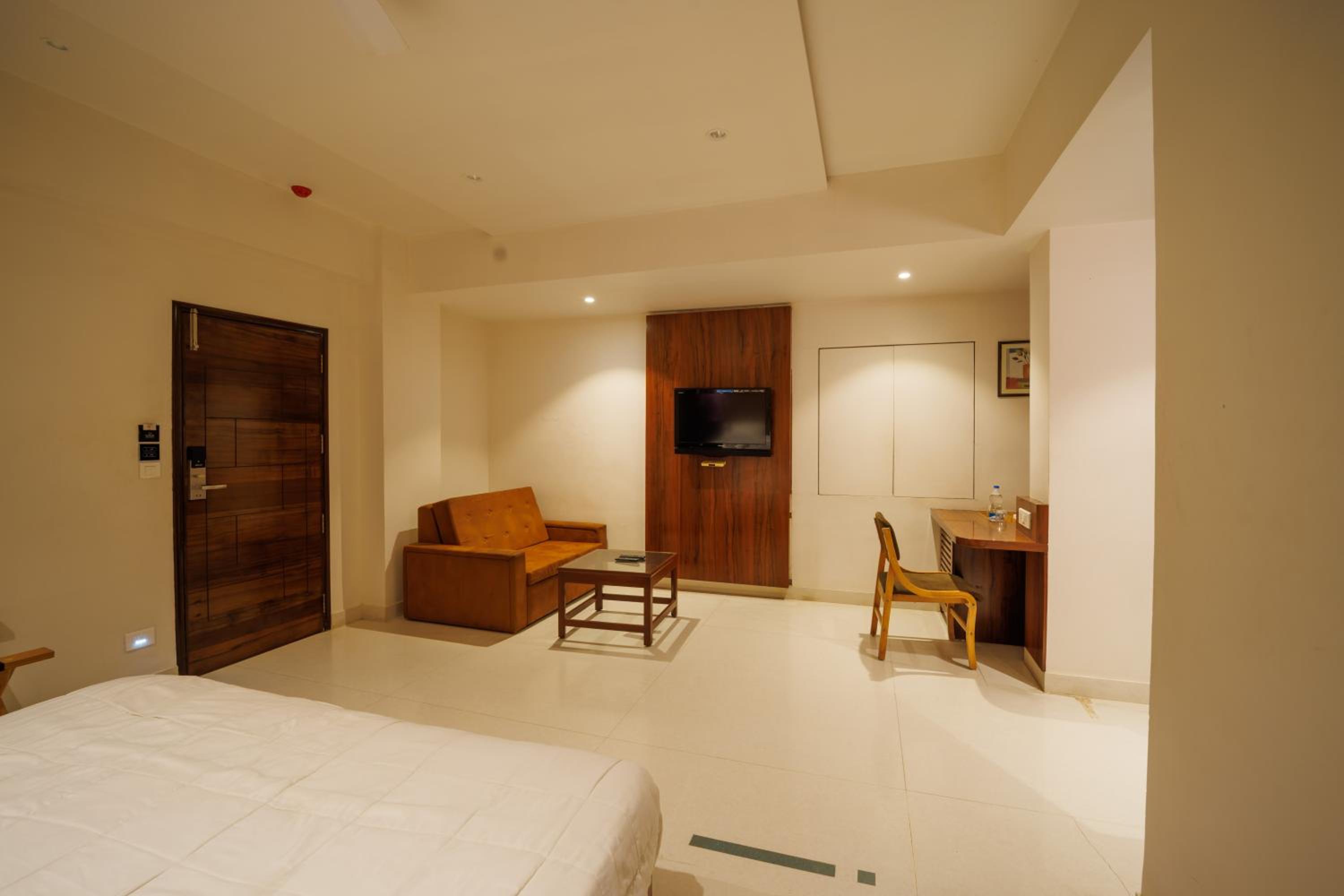 Deluxe Double Room photo 2