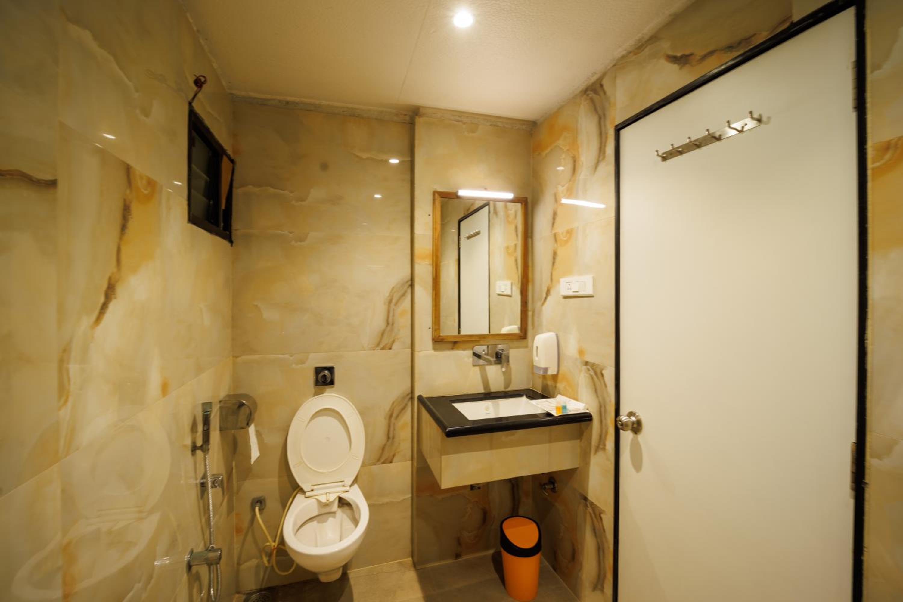 Deluxe Double Room photo 3