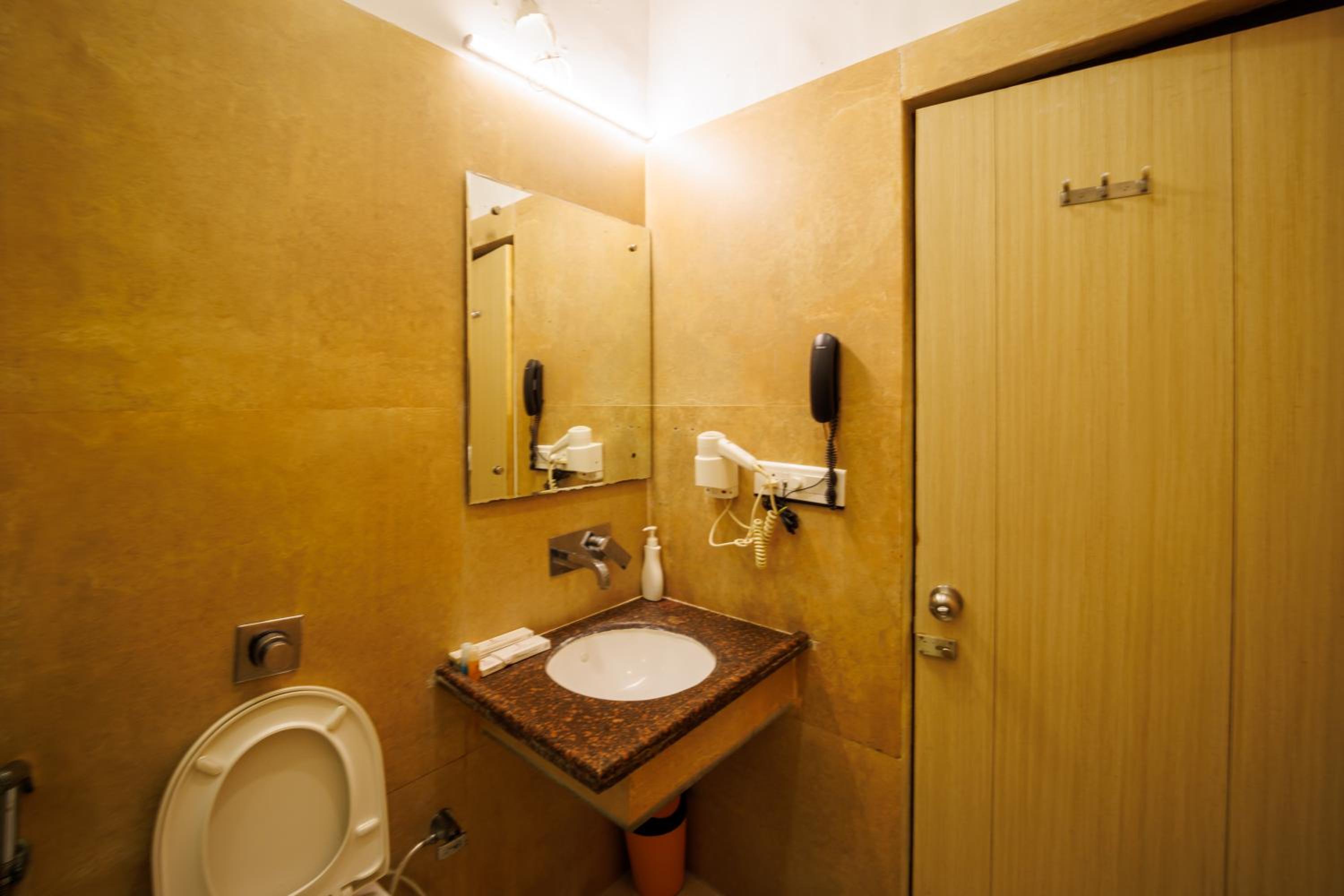 Deluxe Twin Room photo 3