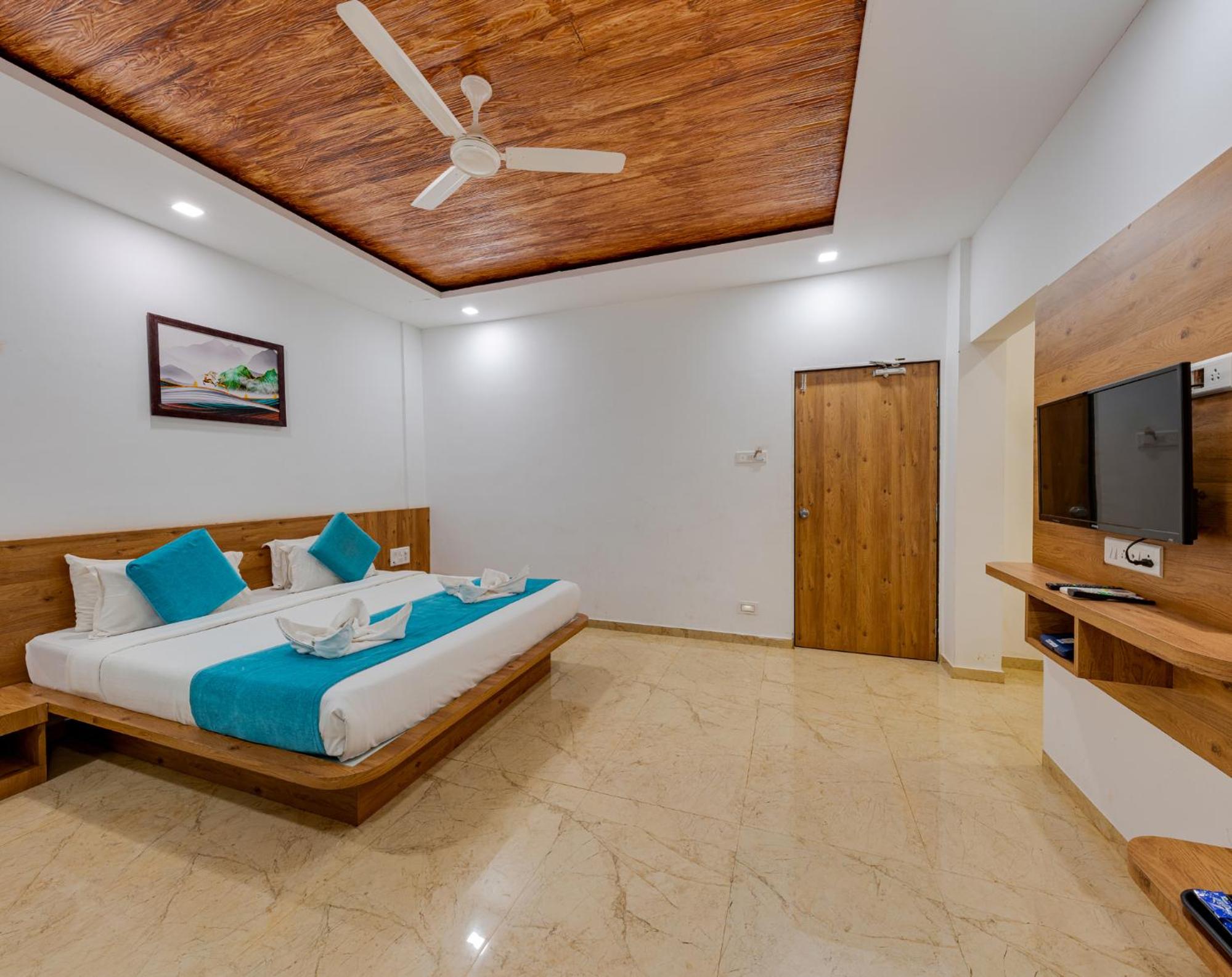 Executive Room With Mountain View And Private Balcony