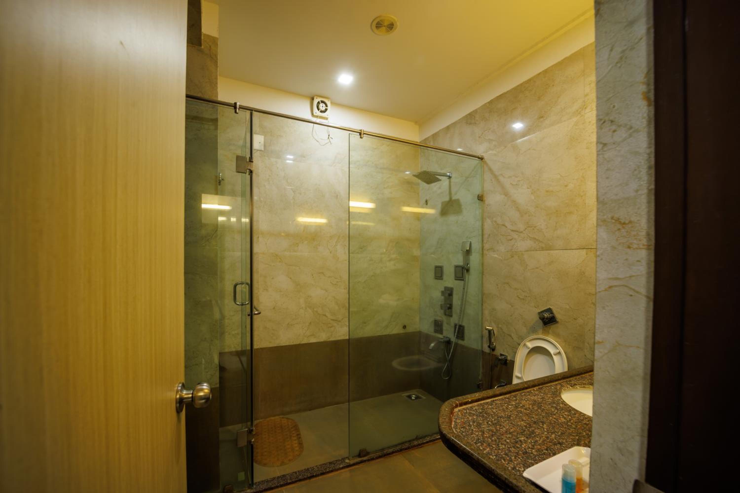 Large Double Room photo 2