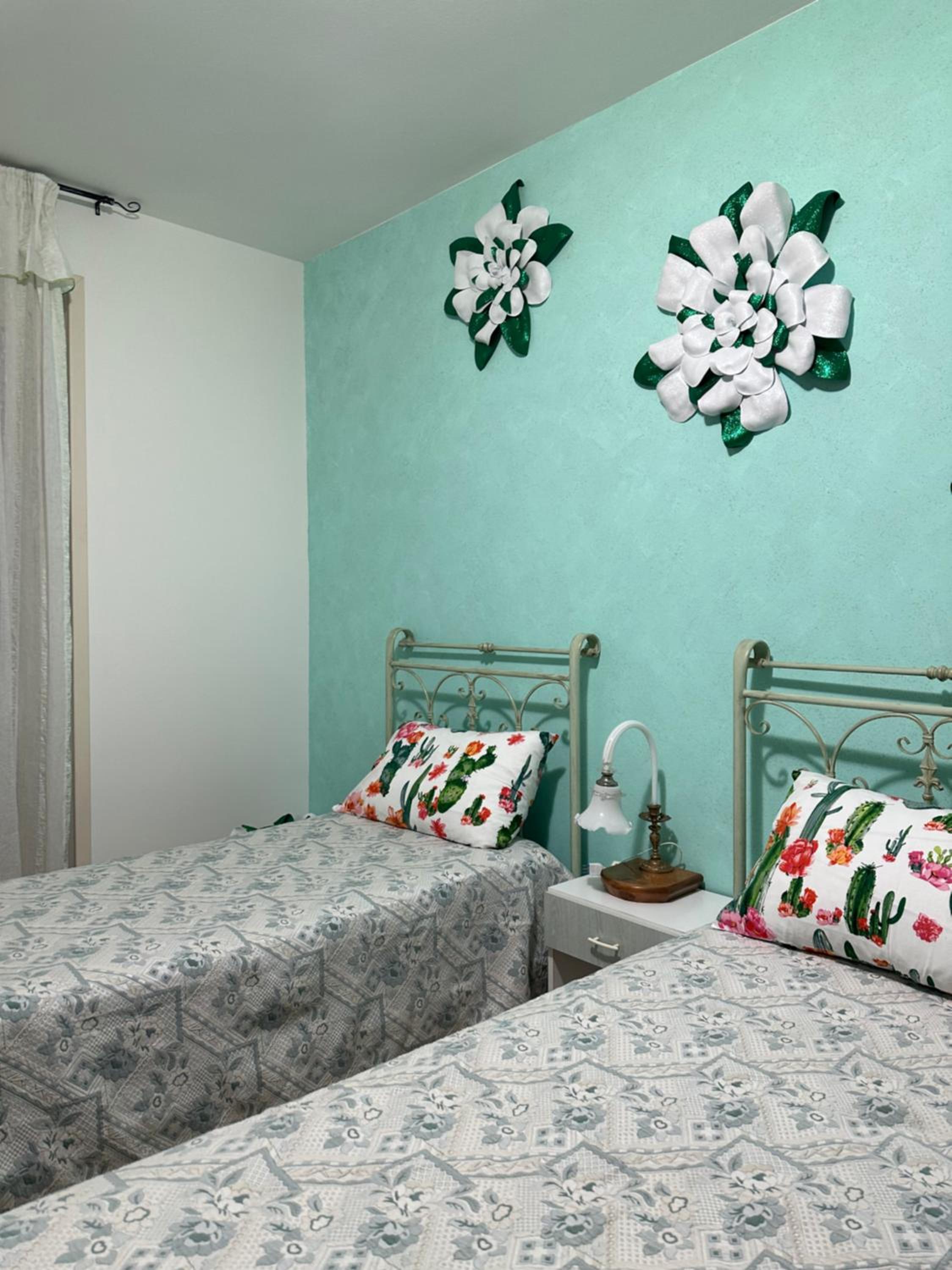 Three-Bedroom House photo 3