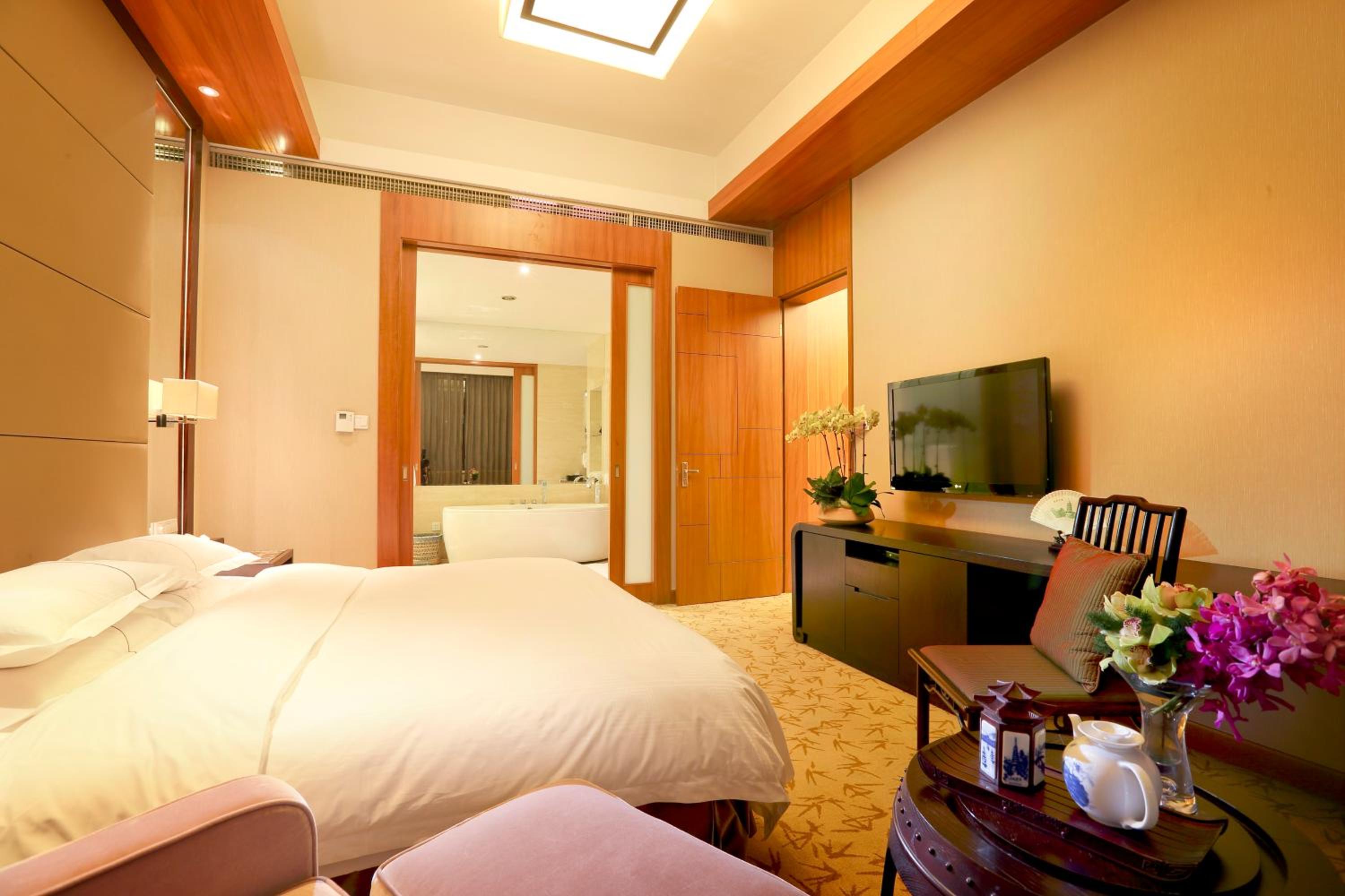 Elegant Suite