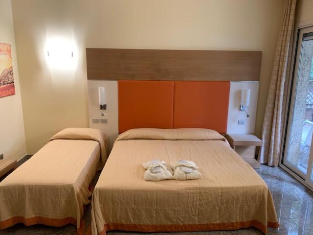 Basic Double or Twin Room - Photo 1