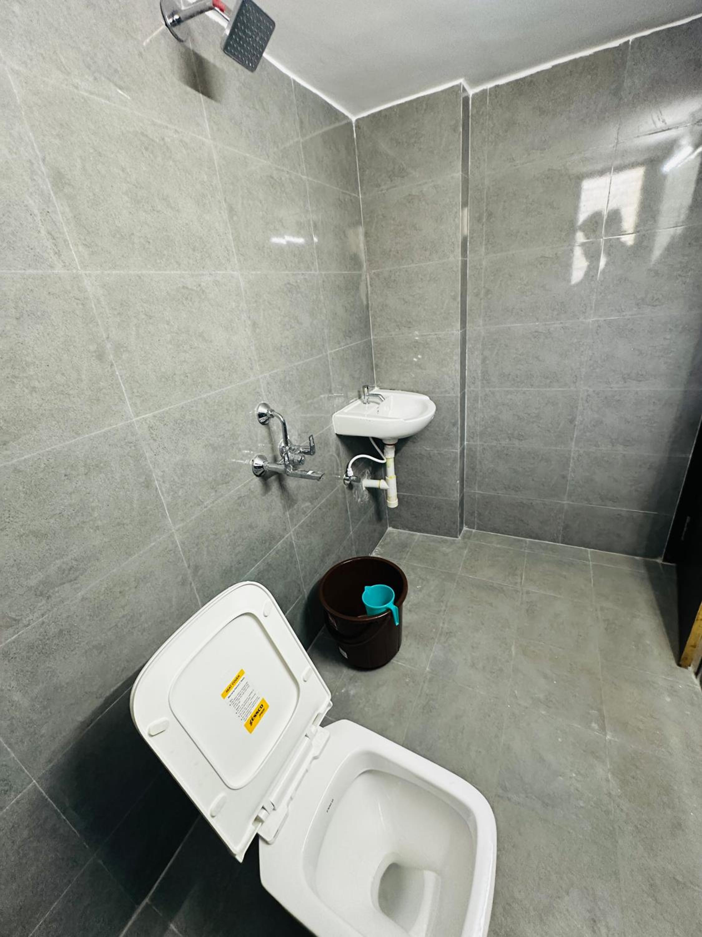 Deluxe Double Room (2 Adults + 1 Child) photo 2