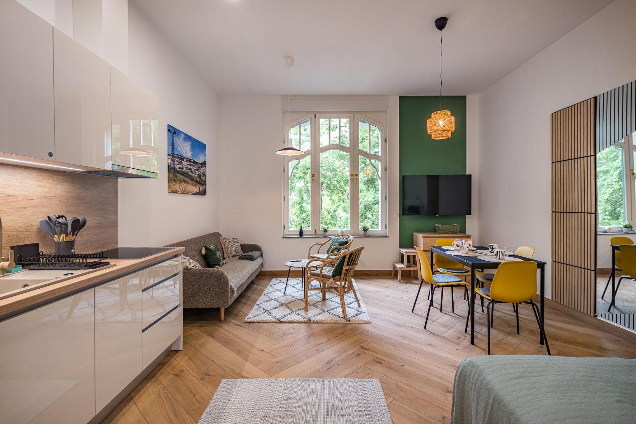 Apartment with Terrace - Photo 1