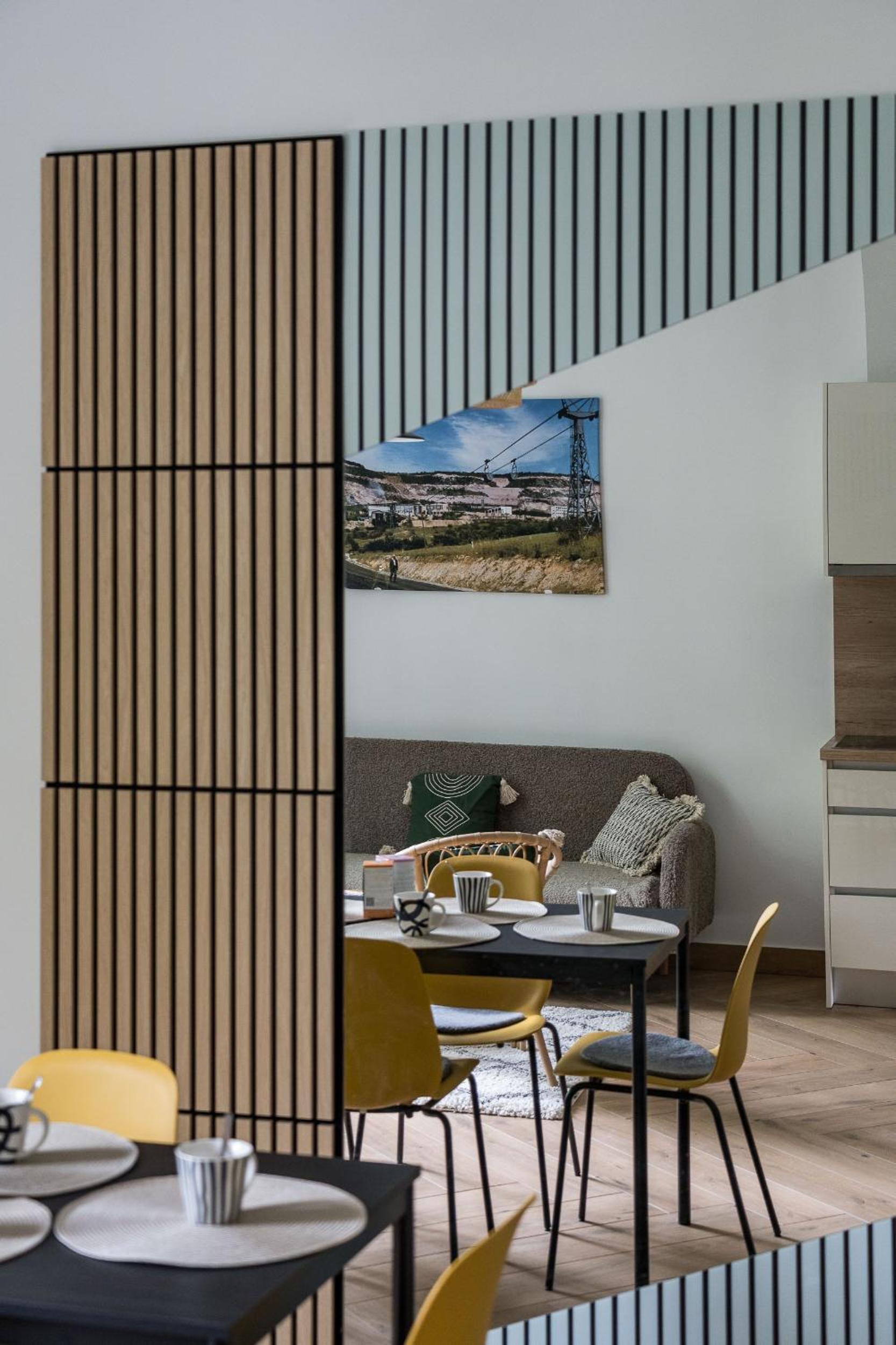 Apartment with Terrace - Photo 6