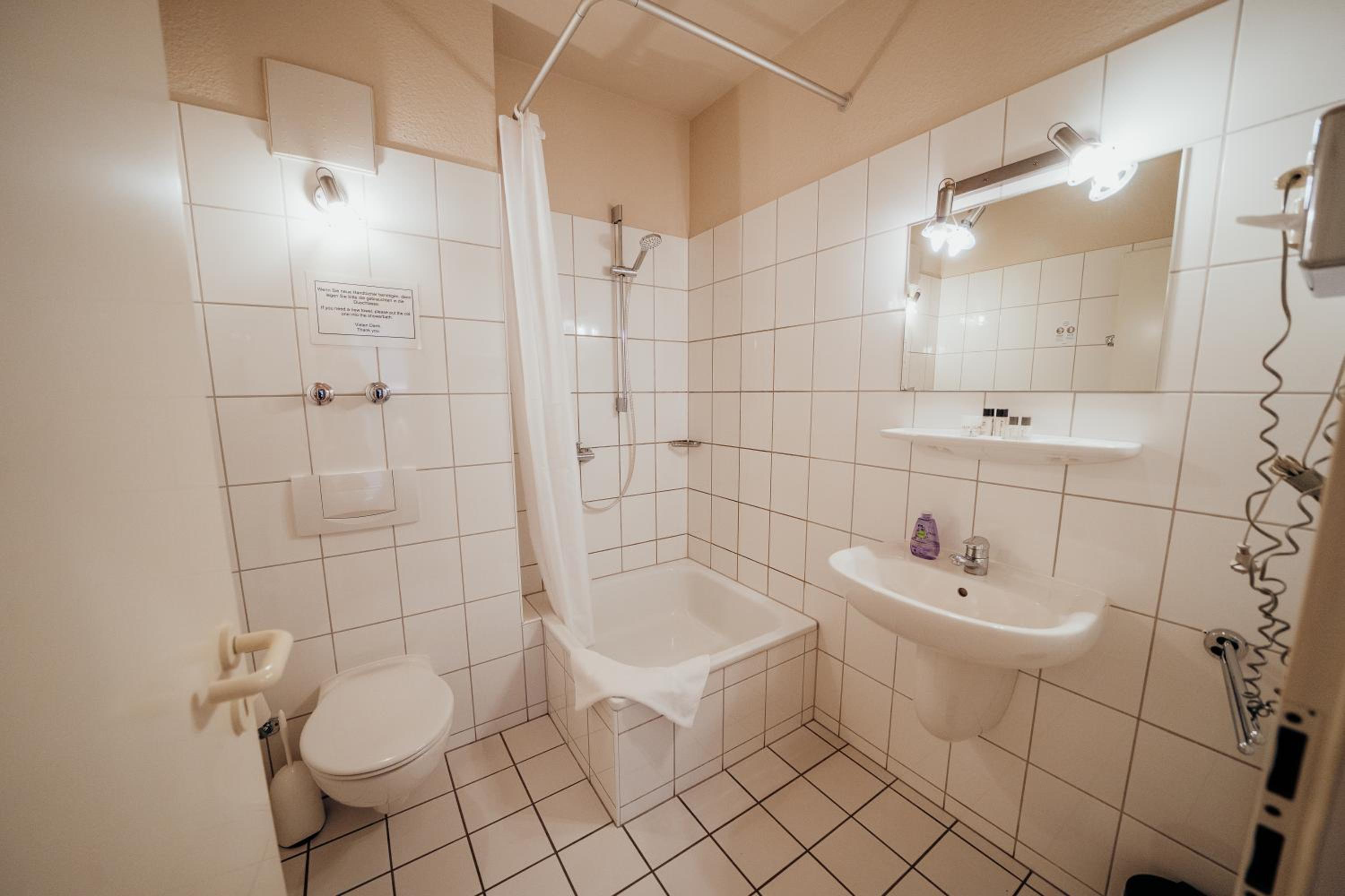 Single Room photo 3