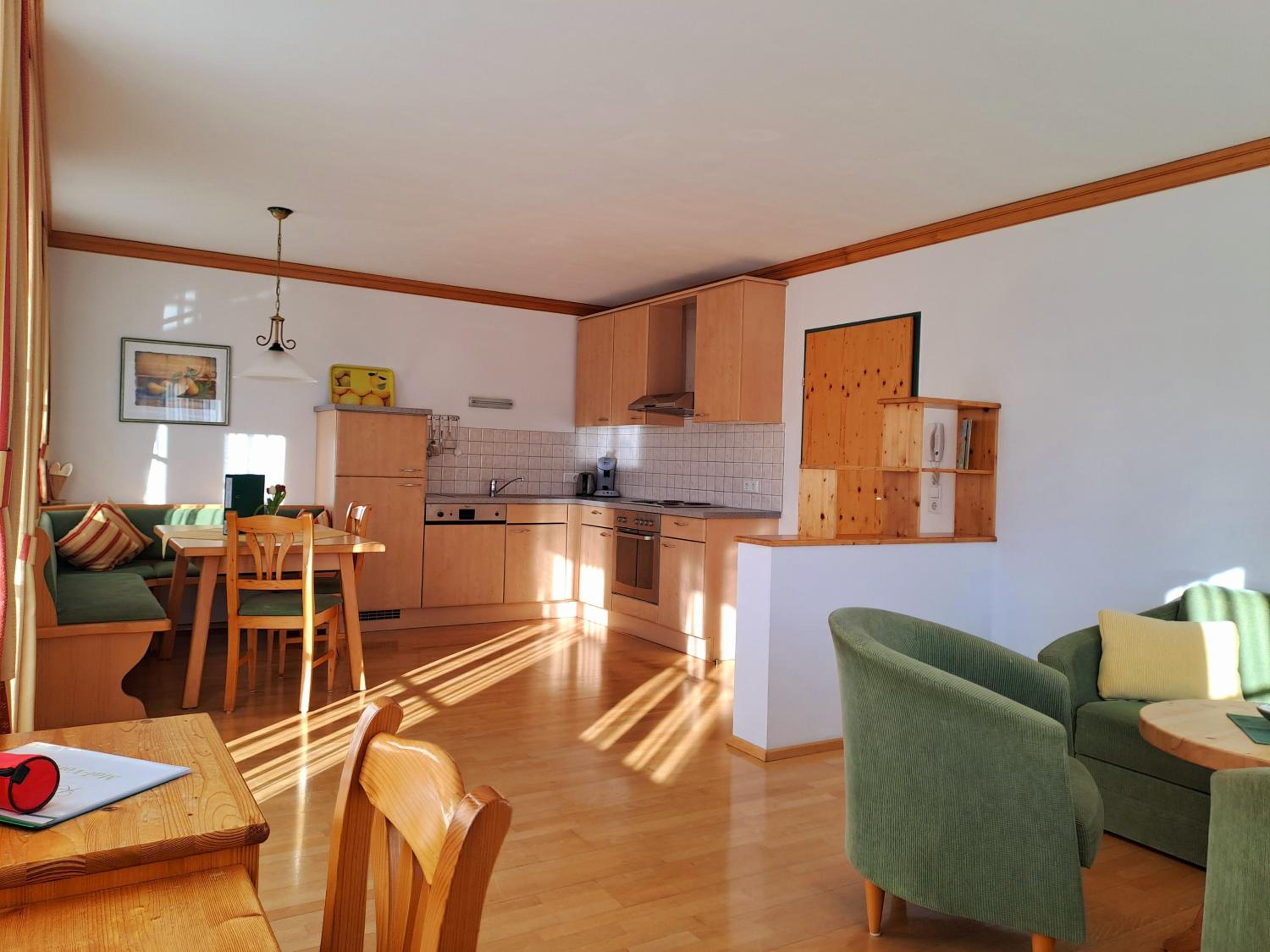 Two-Bedroom Apartment with Balcony 1 photo 2