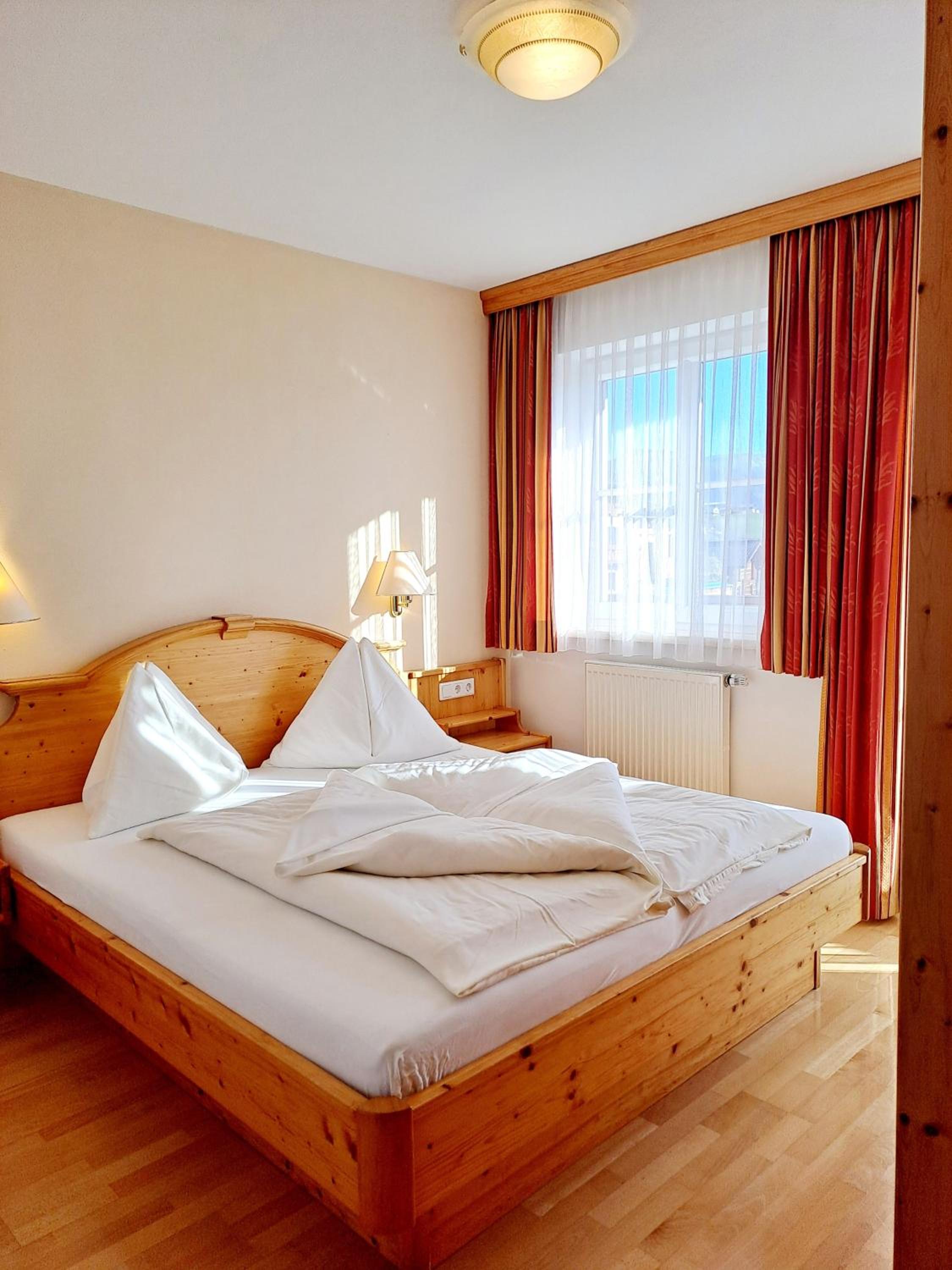 Two-Bedroom Apartment with Balcony 1 photo 2