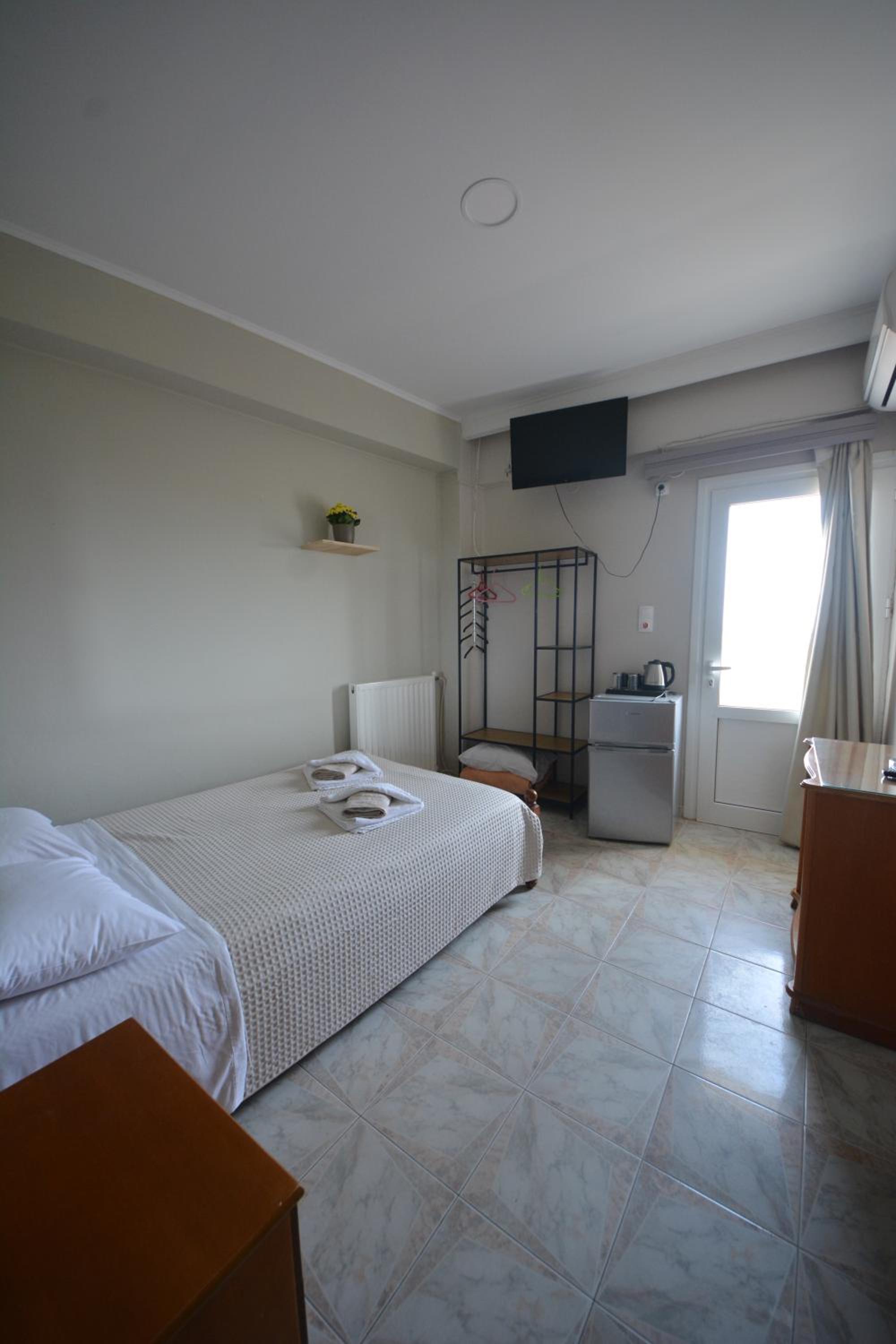 Double or Twin Room - Photo 15