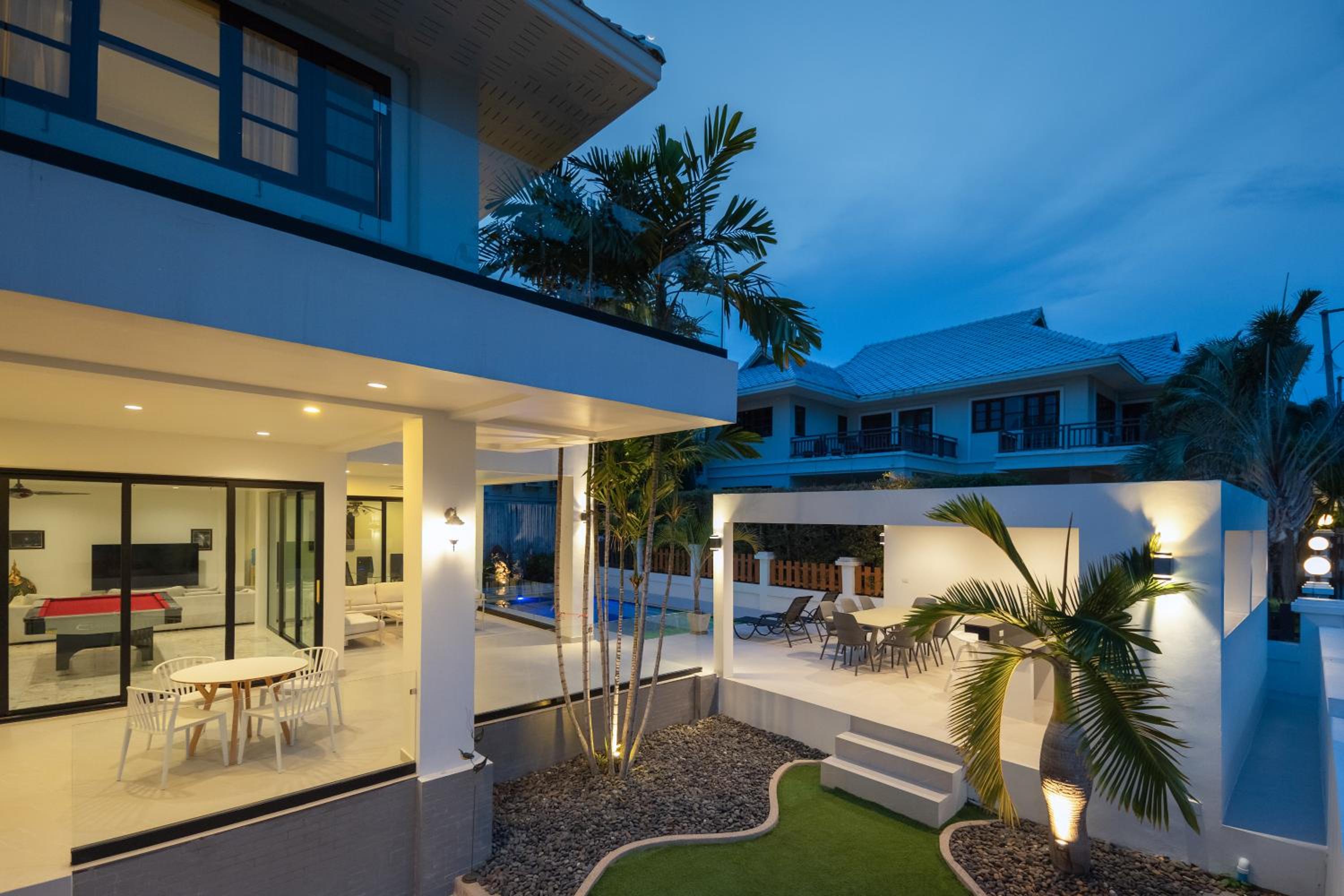 Villa - Photo 3