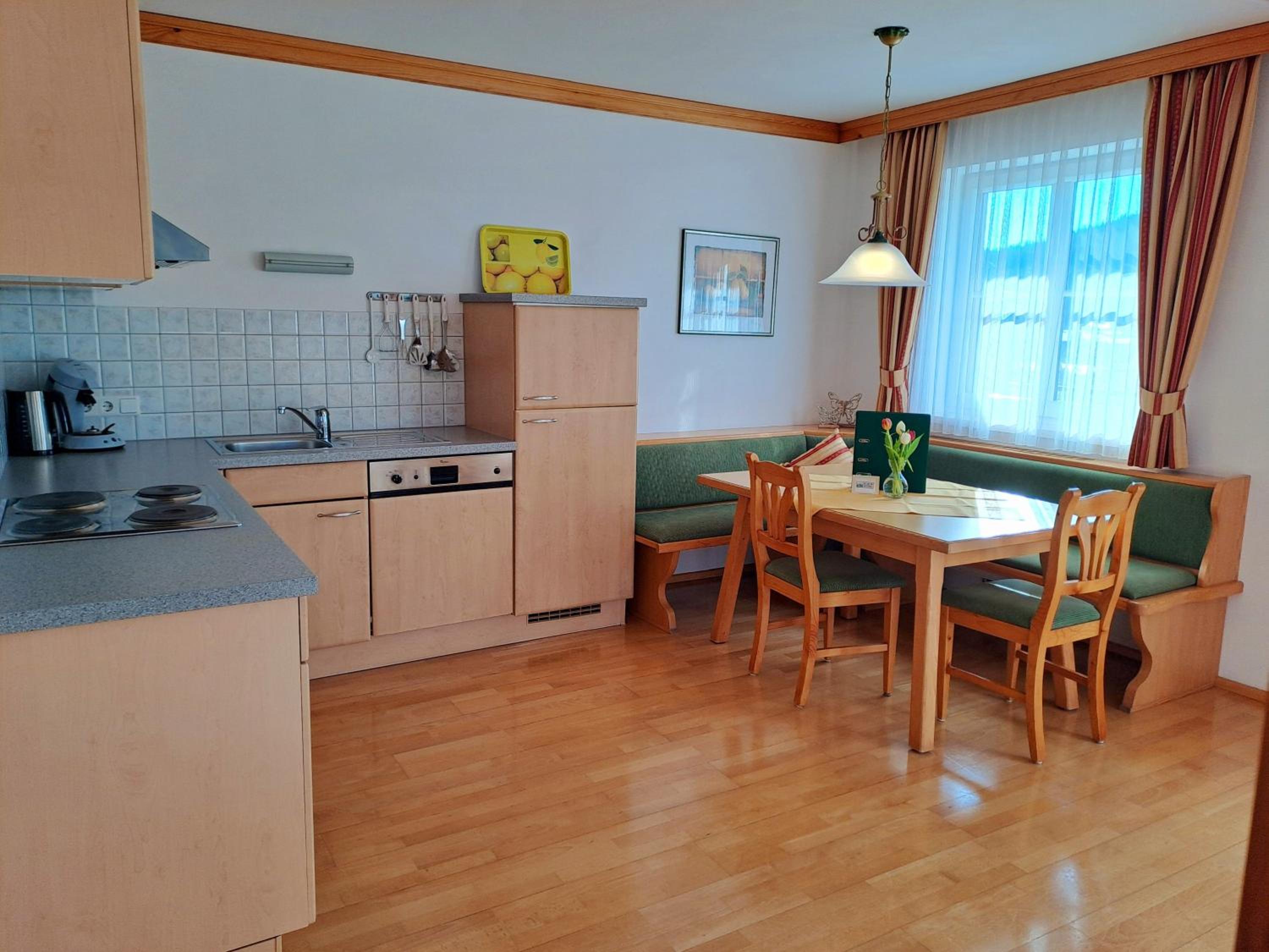 Two-Bedroom Apartment with Balcony 2 photo 3