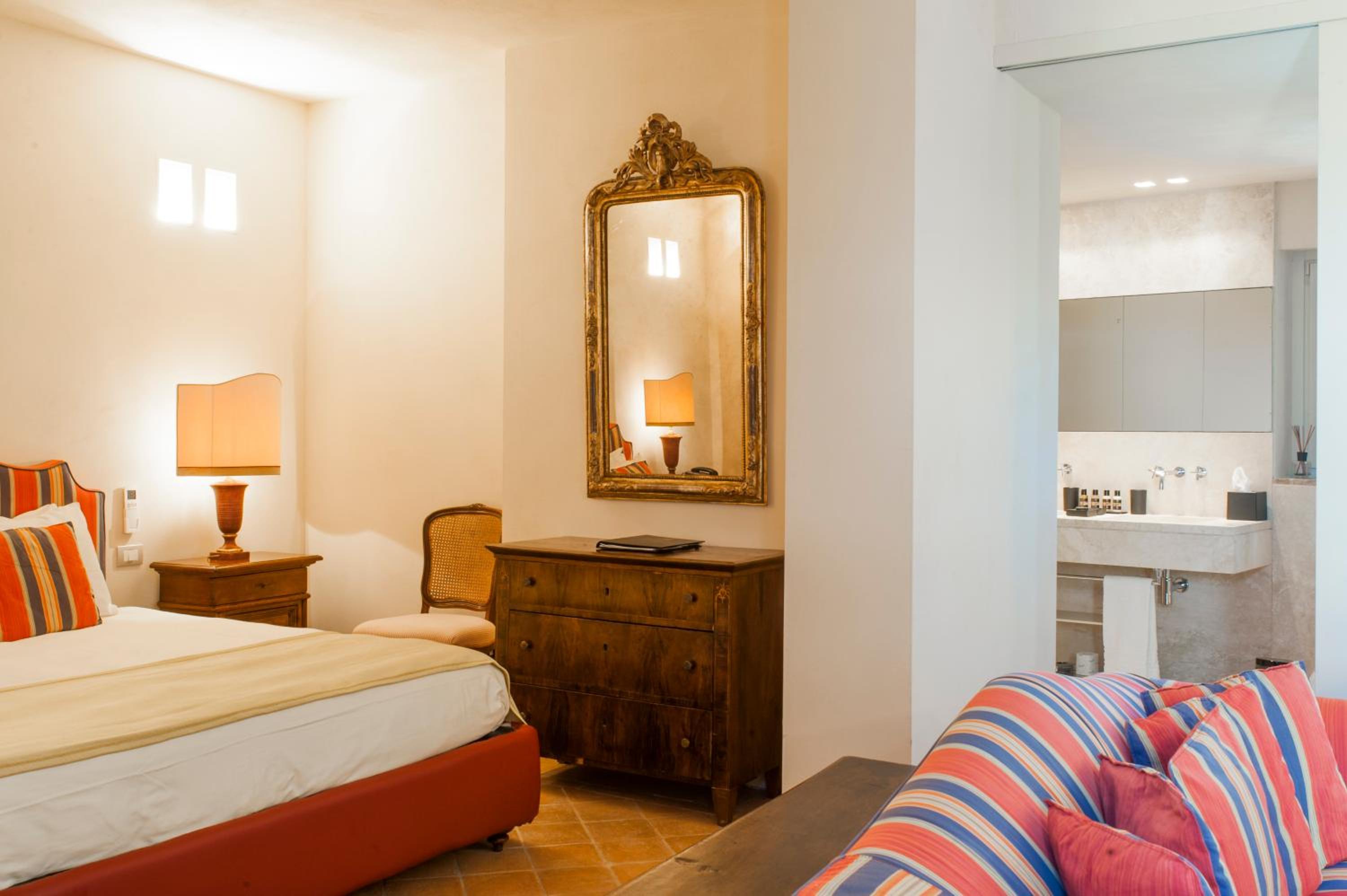 Junior Suite with Terrace - Photo 14