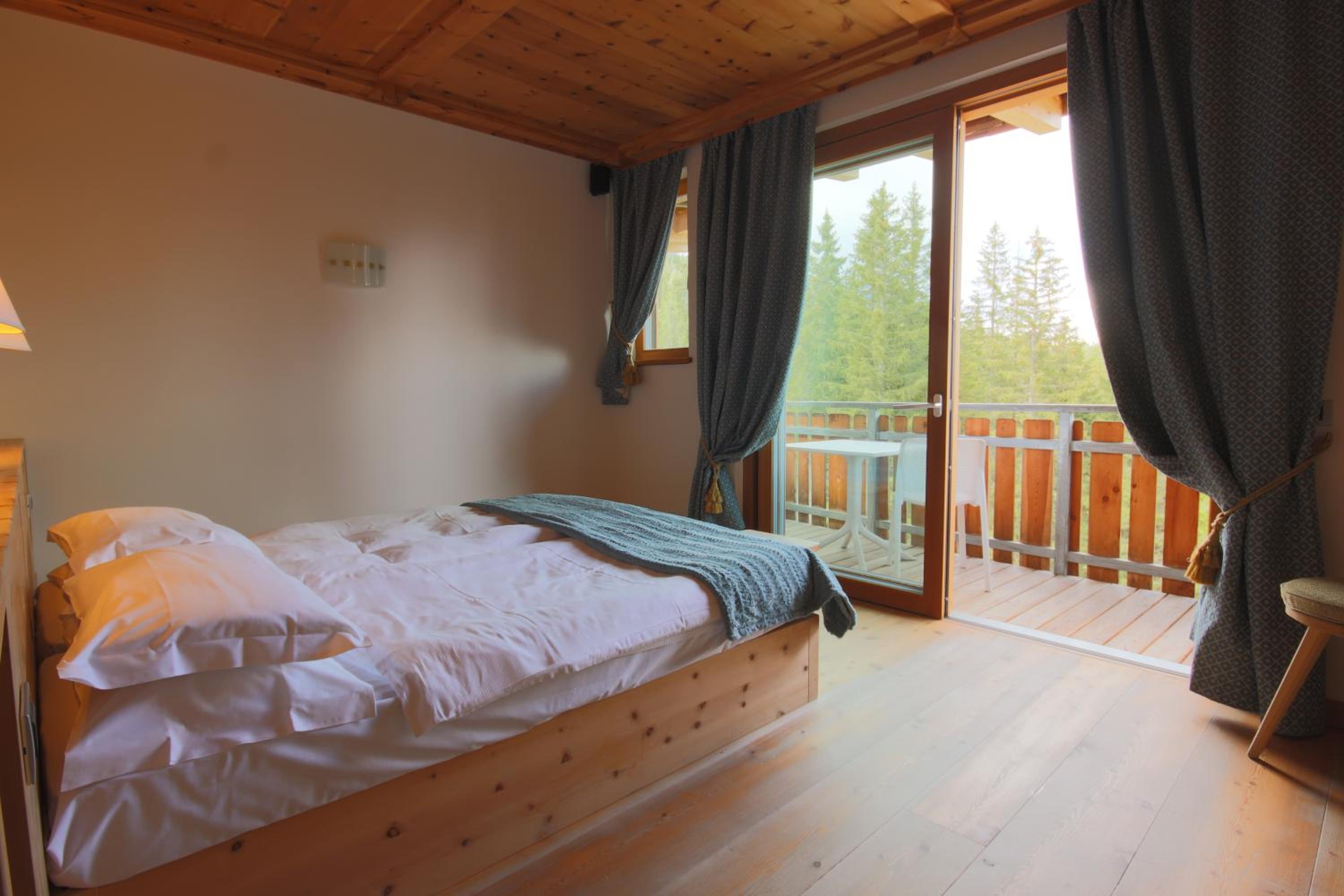Double or Twin Room with Balcony - Photo 12