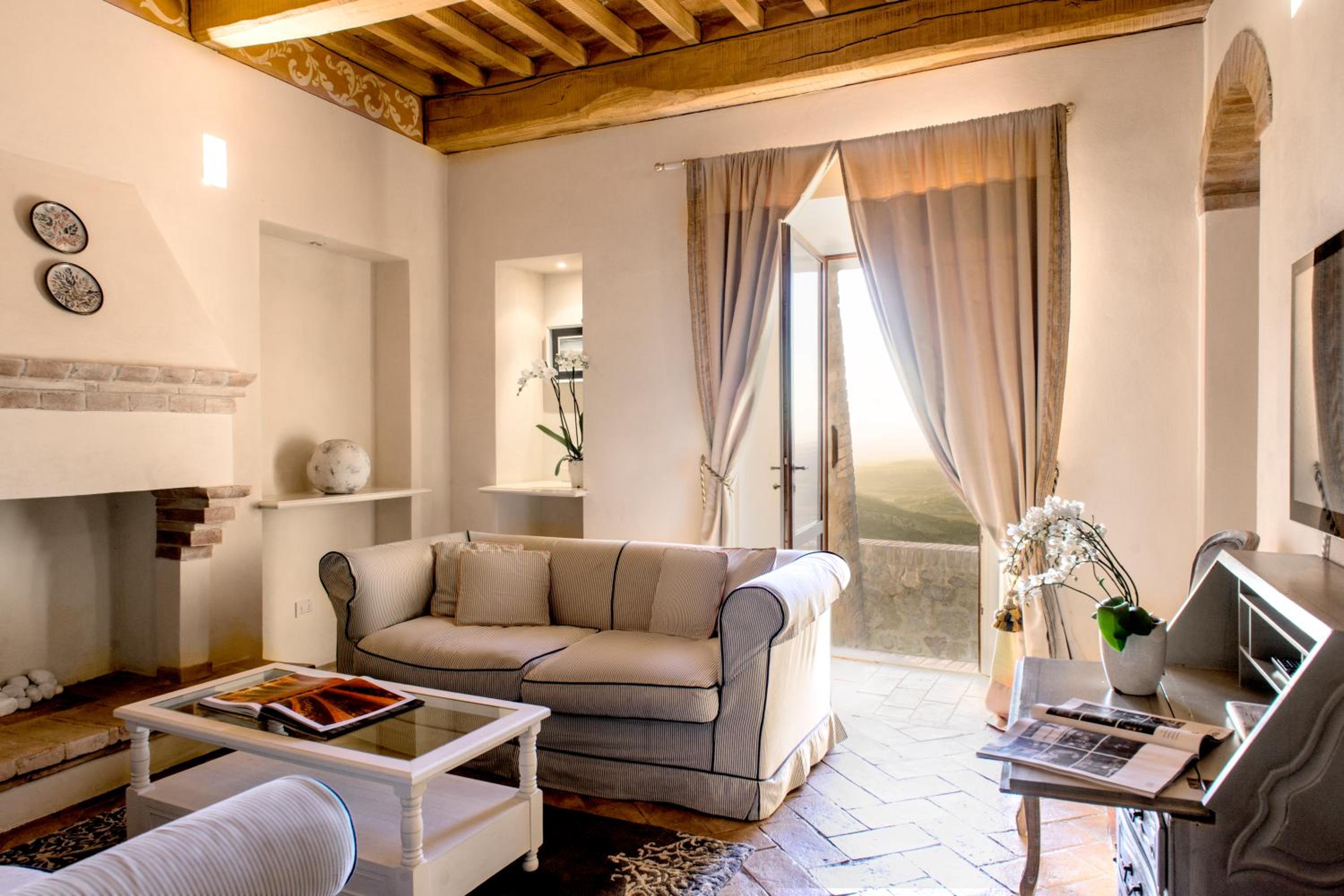 Suite with Terrace - Photo 6