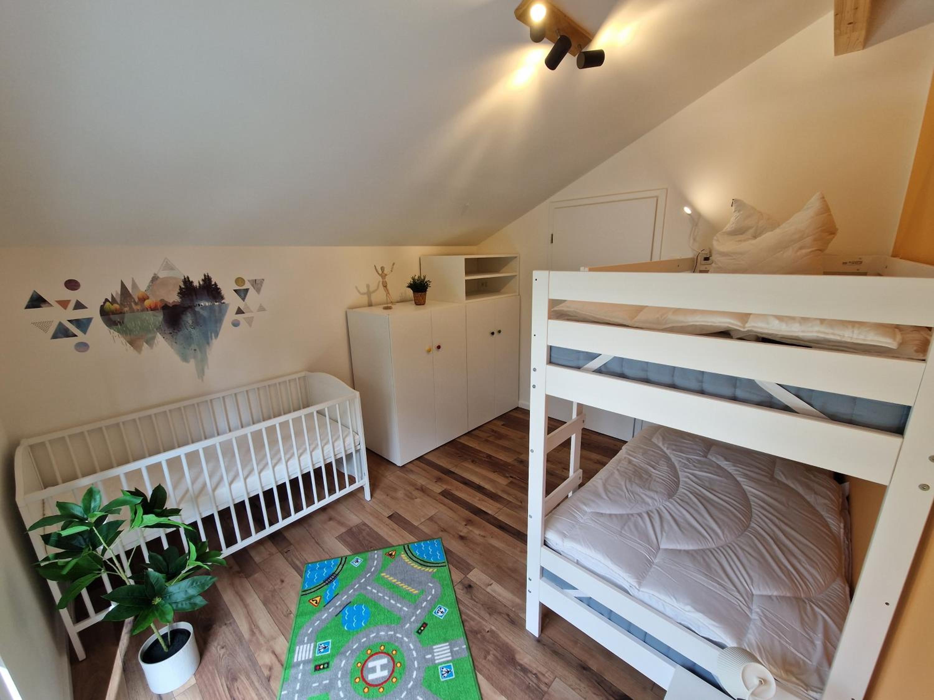Four-Bedroom House photo 1