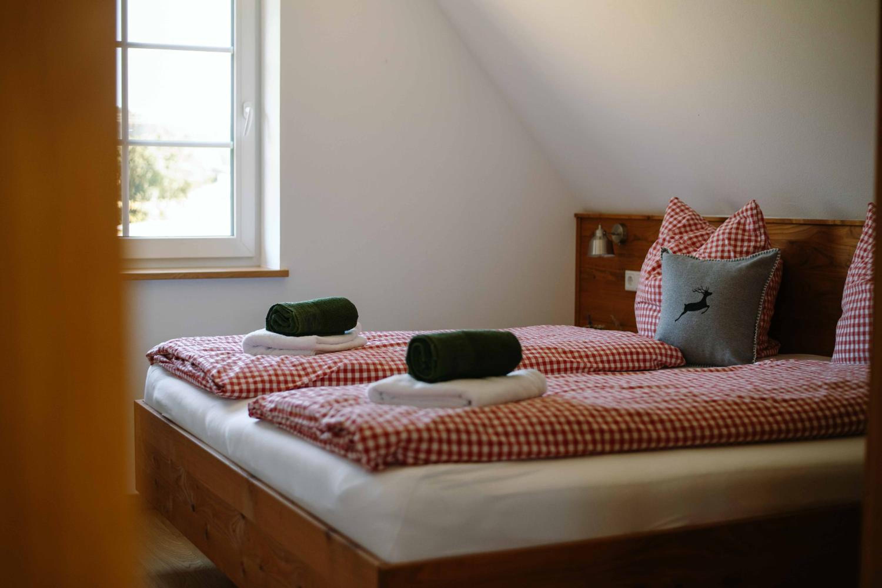 Five-Bedroom House photo 3