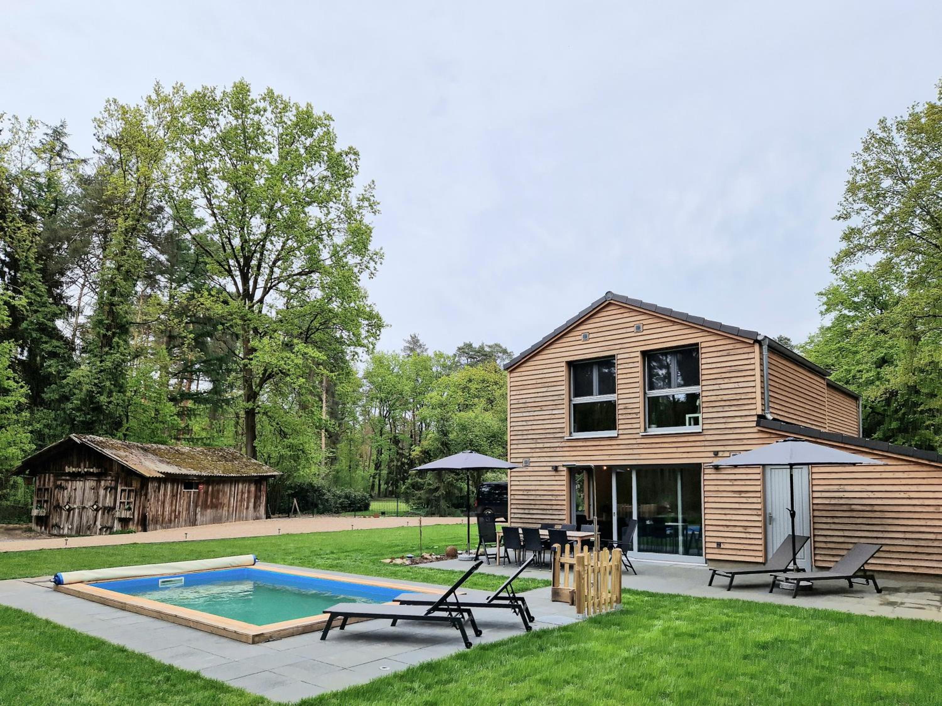 Four-Bedroom House photo 3