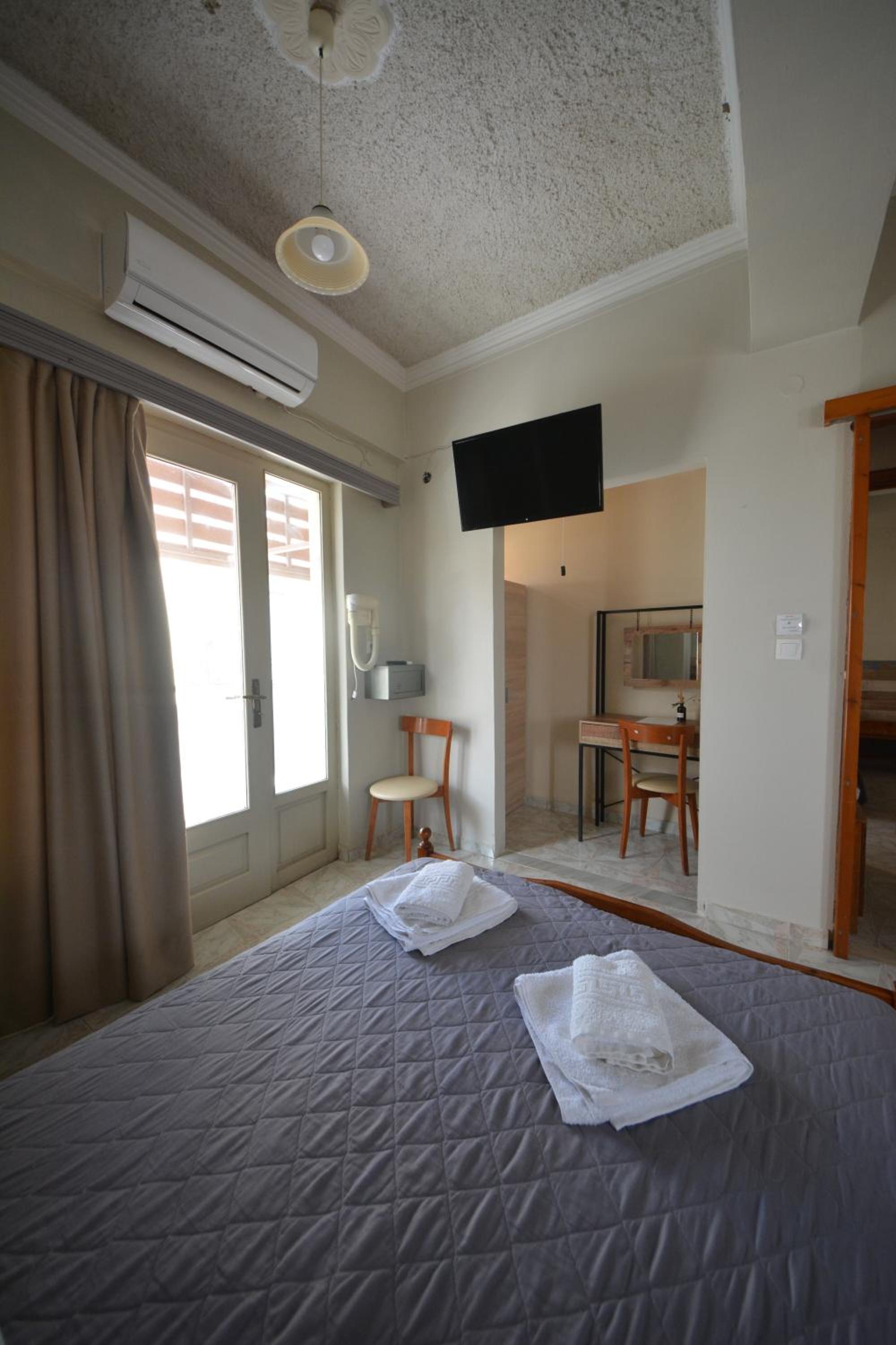 Studio (2 Adults) - Photo 7