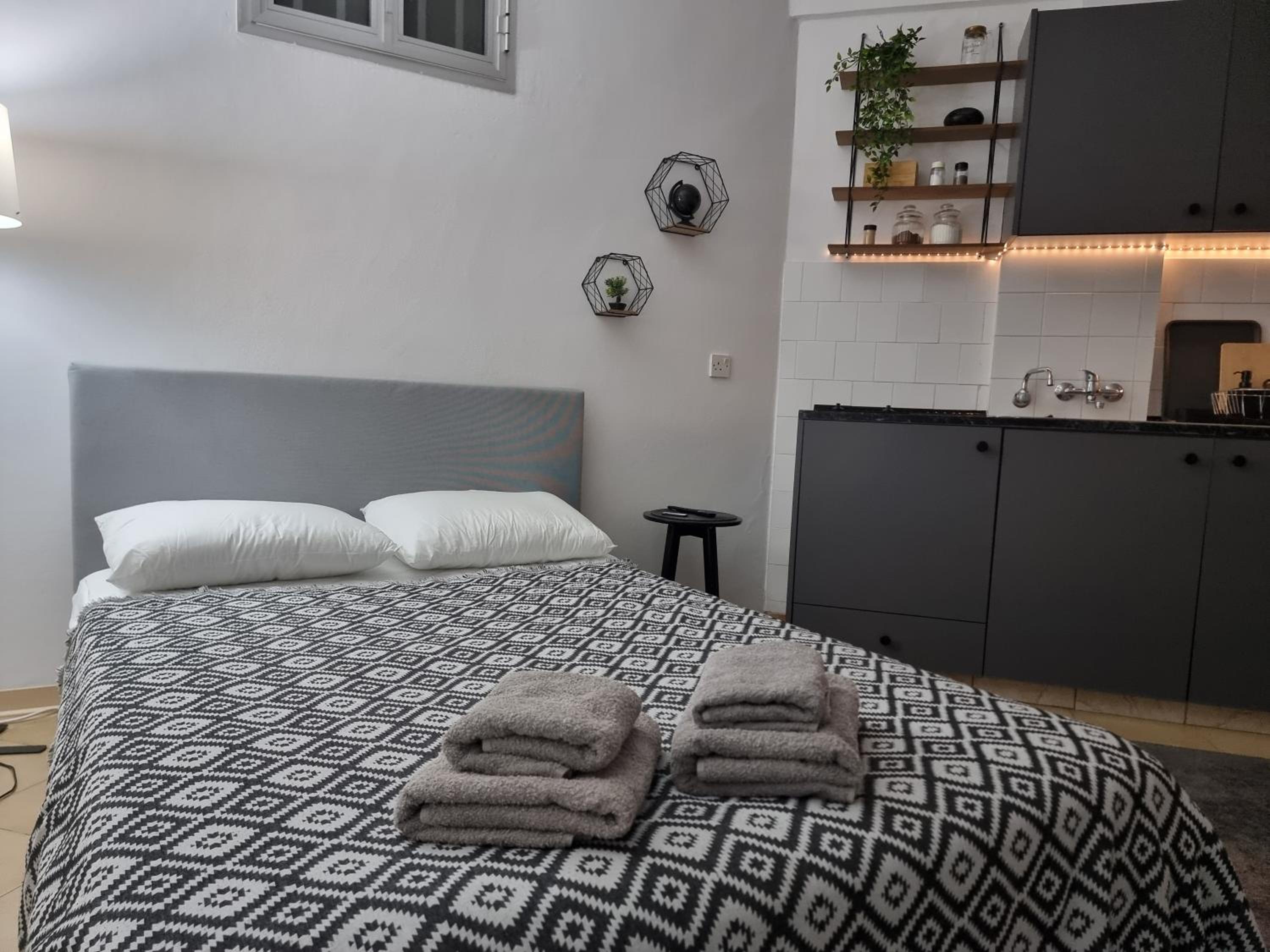 Two-Bedroom Apartment with Balcony photo 3
