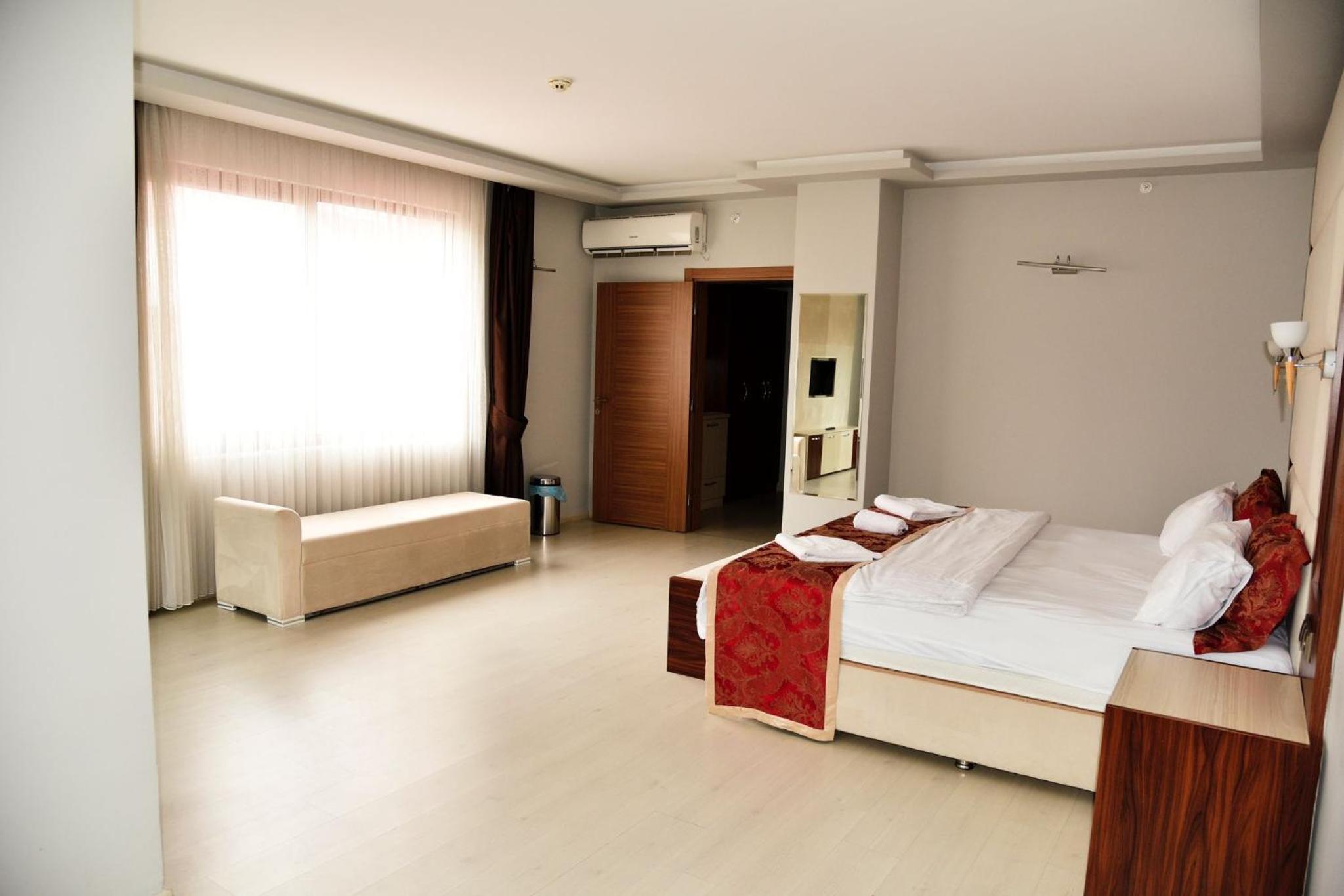 Deluxe Family Suite