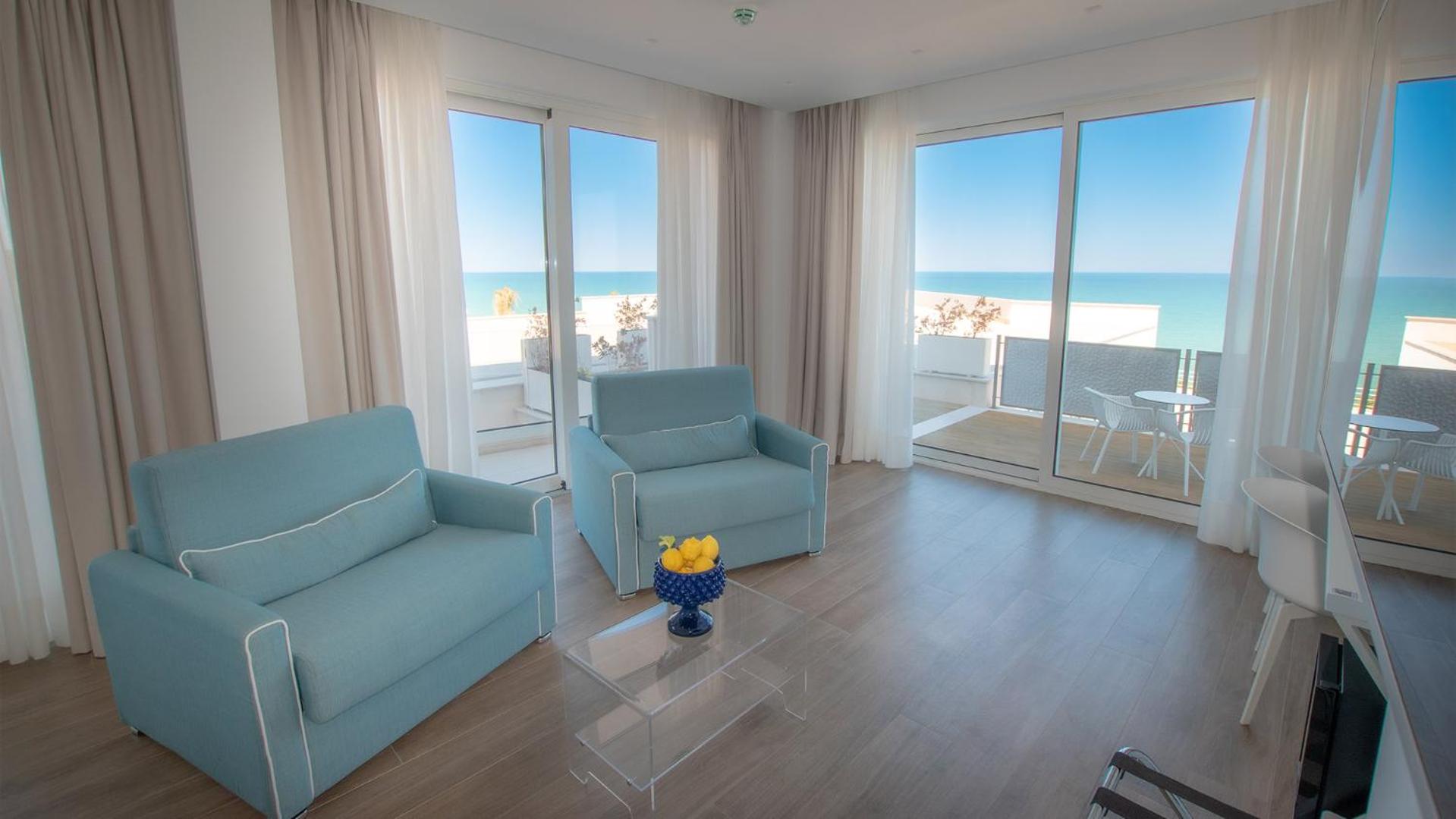 Junior Suite with Sea View - Photo 1