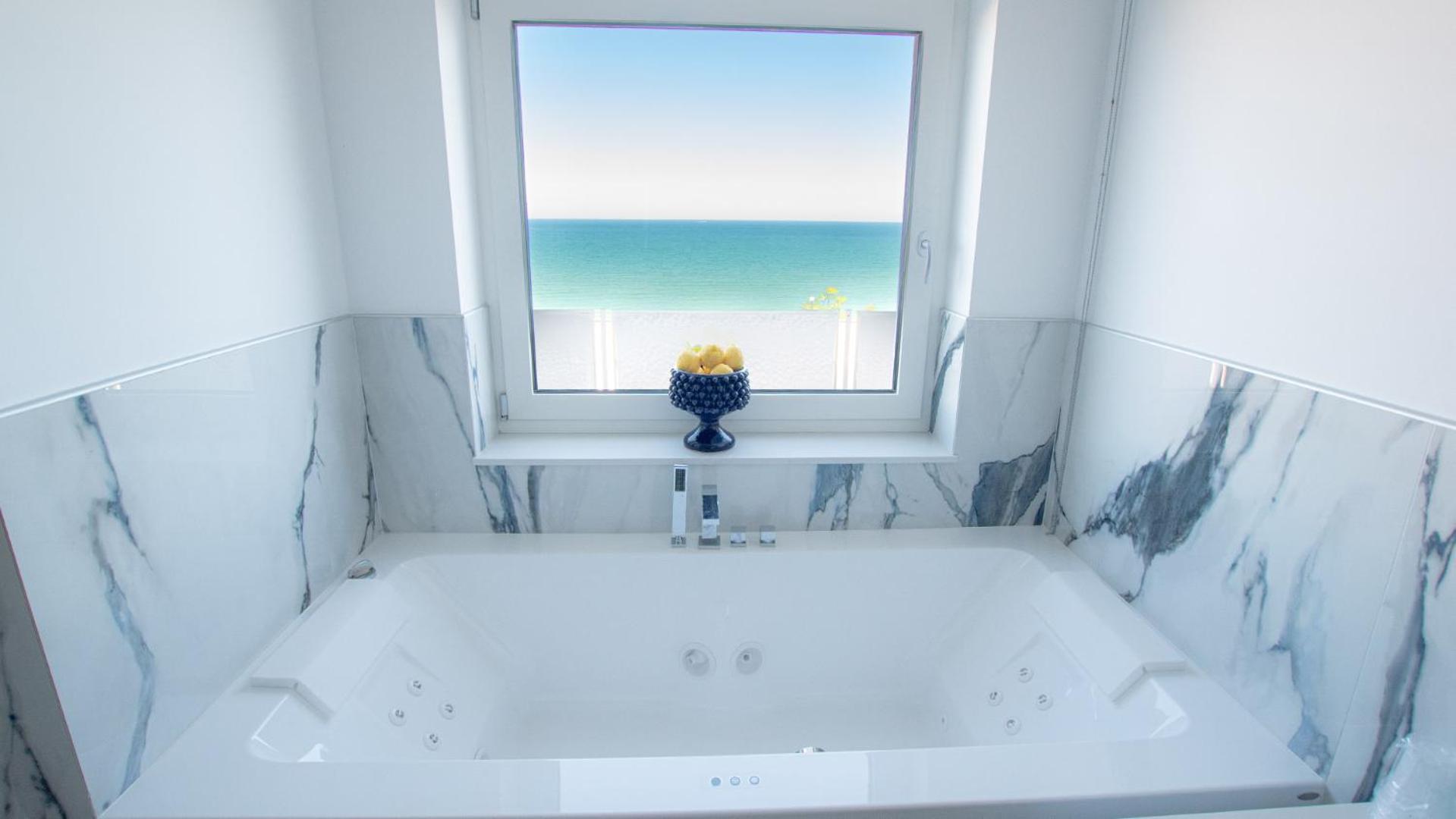 Junior Suite with Sea View - Photo 7