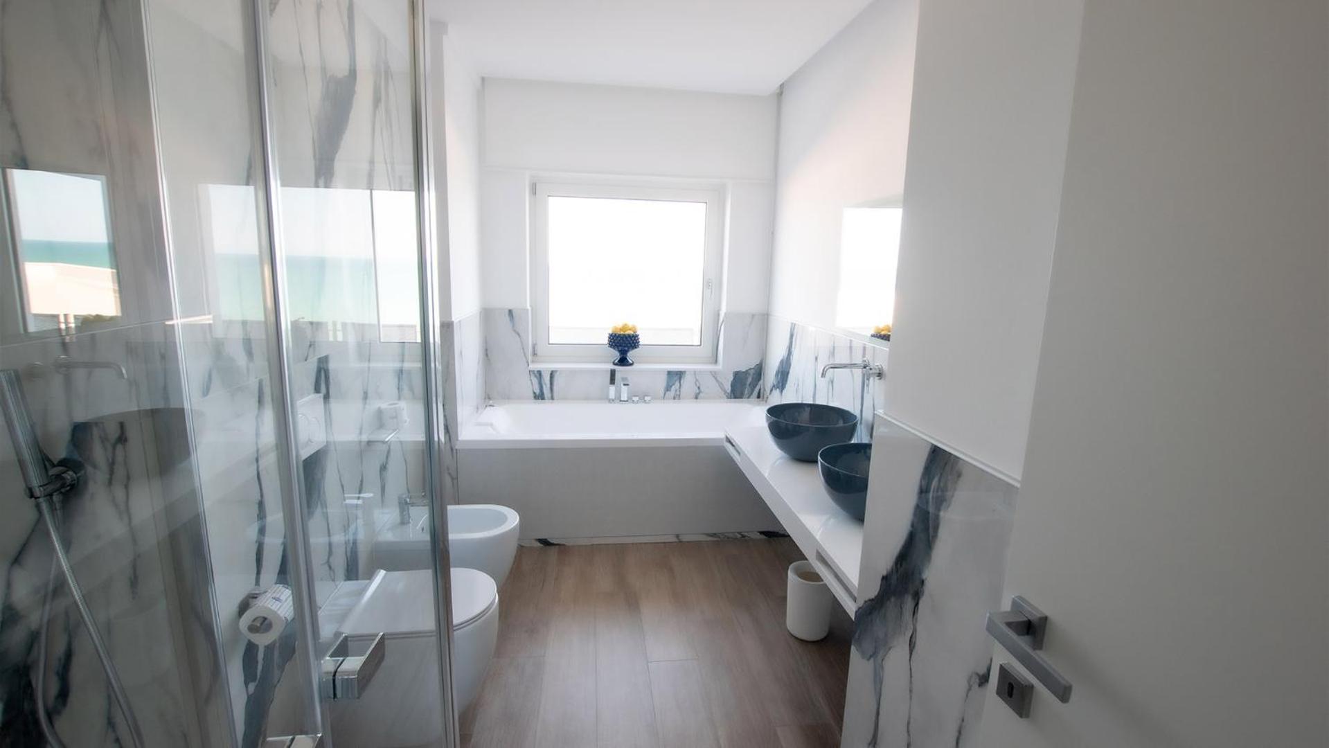 Junior Suite with Sea View - Photo 6