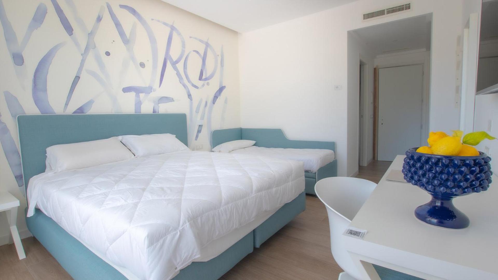 Deluxe Triple Room - Photo 5