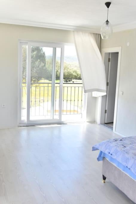 Three-Bedroom Villa photo 1