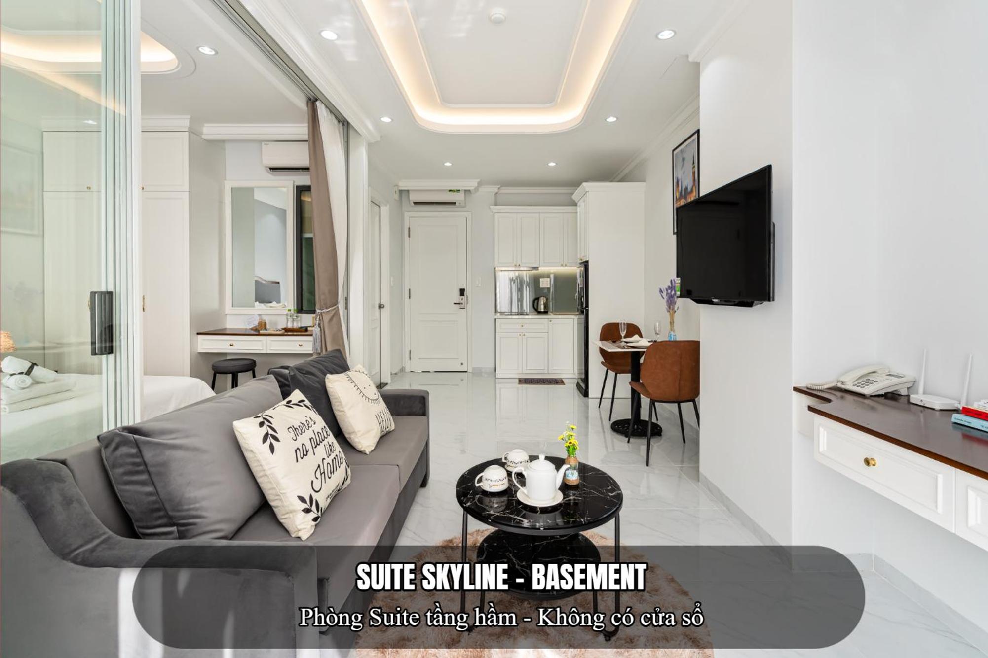 King Suite - Basement
