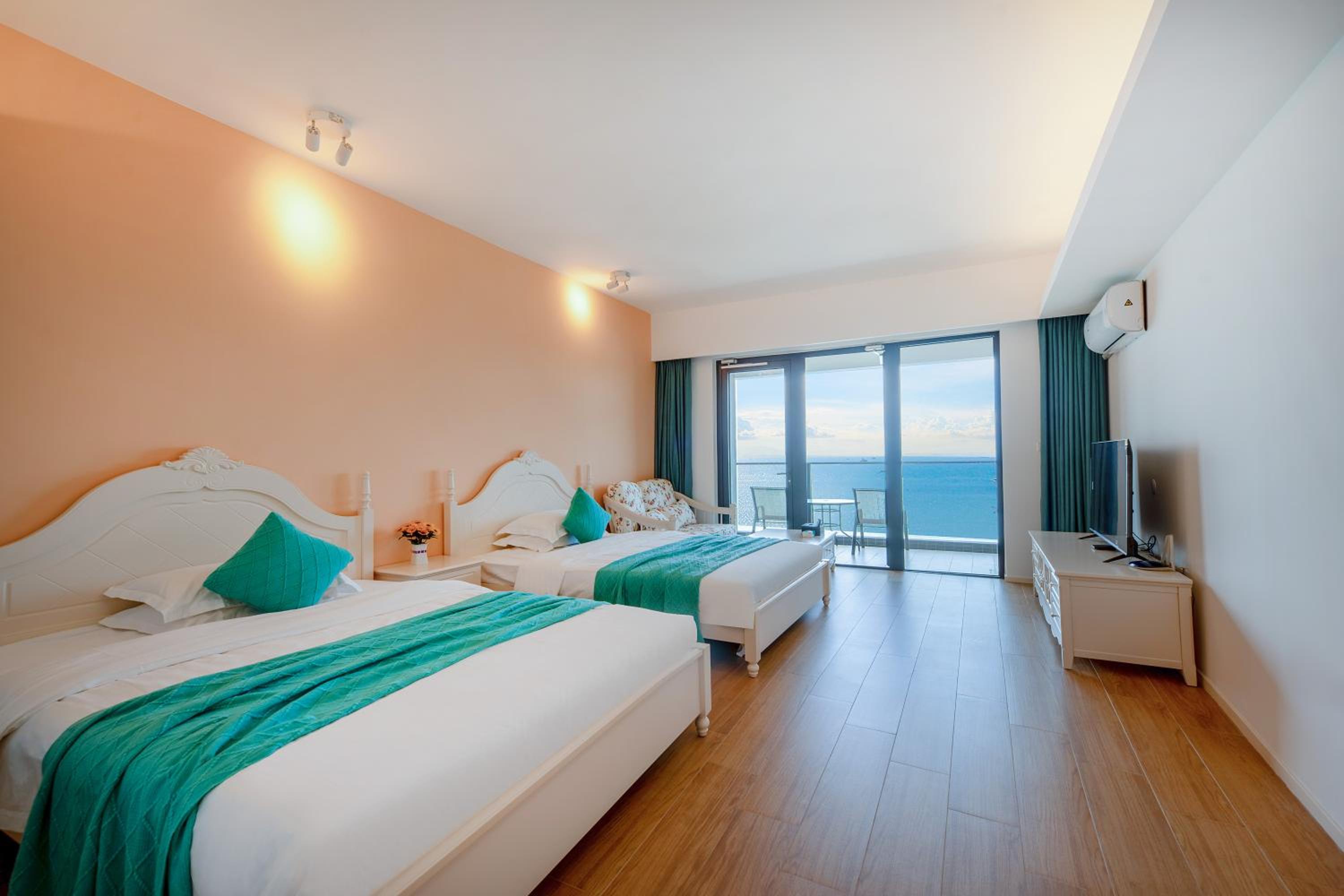 Superior Twin Room with Sea View photo 2