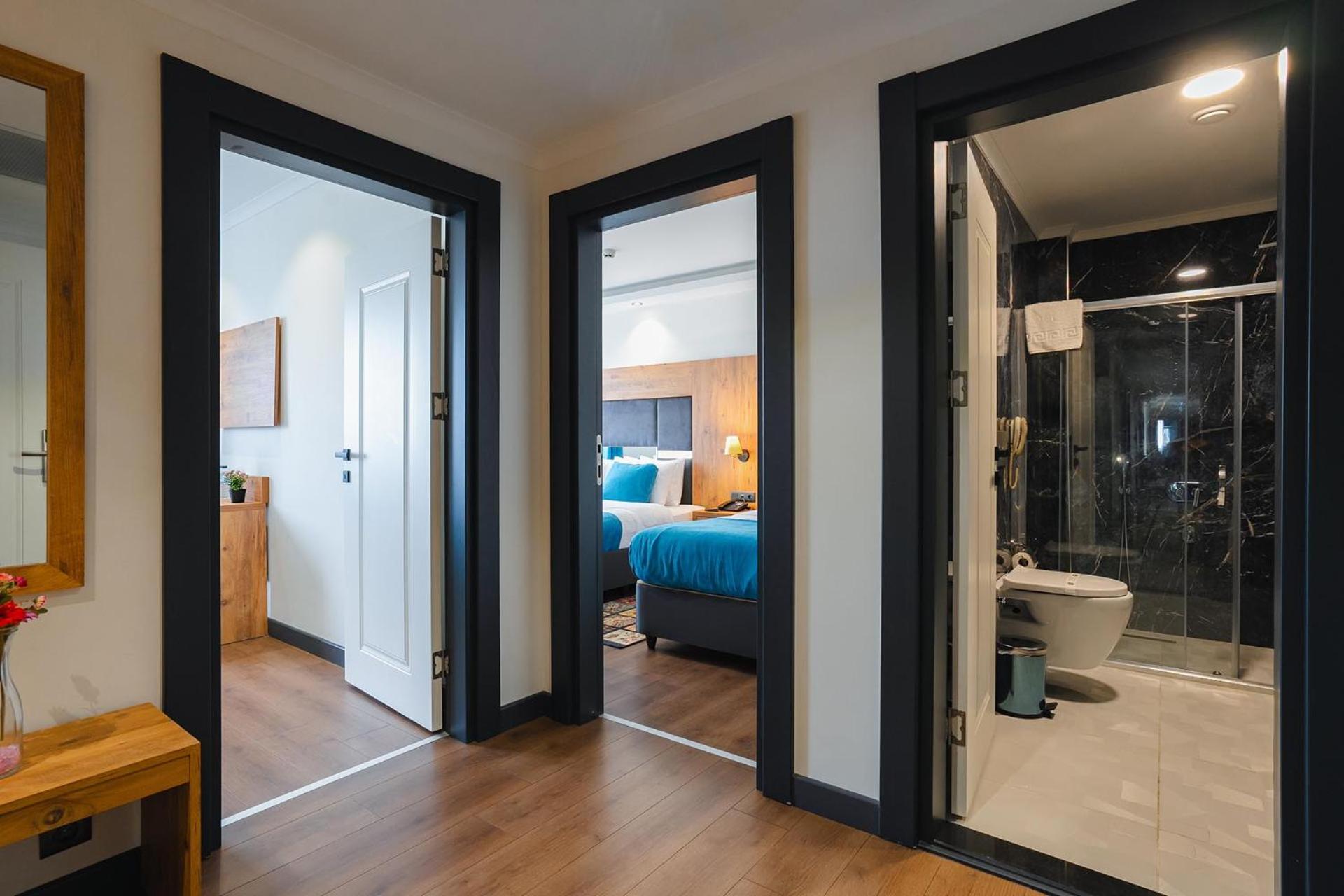 Two-Bedroom Suite thumbnail 6