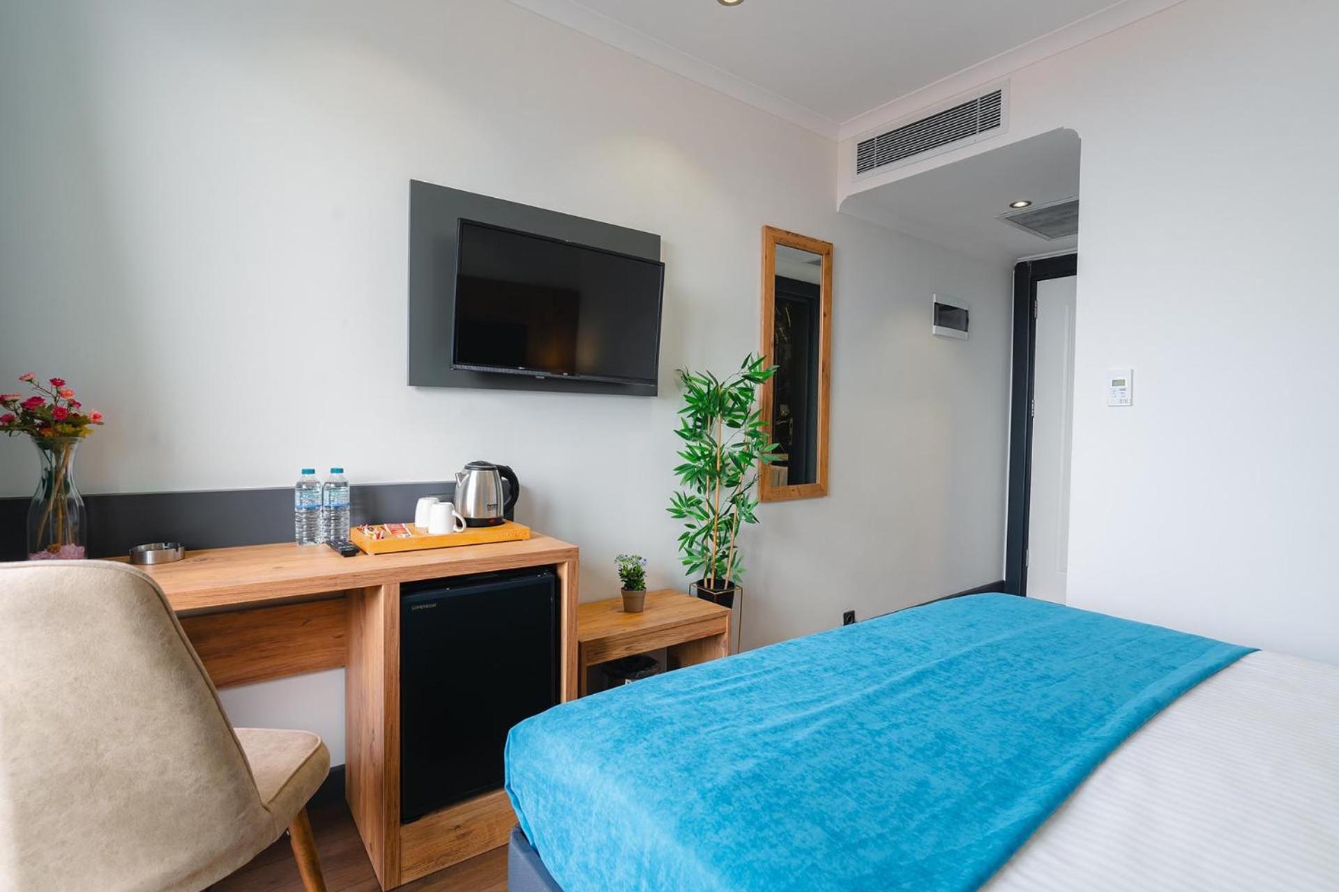 Double Room with Sea View - Photo 4