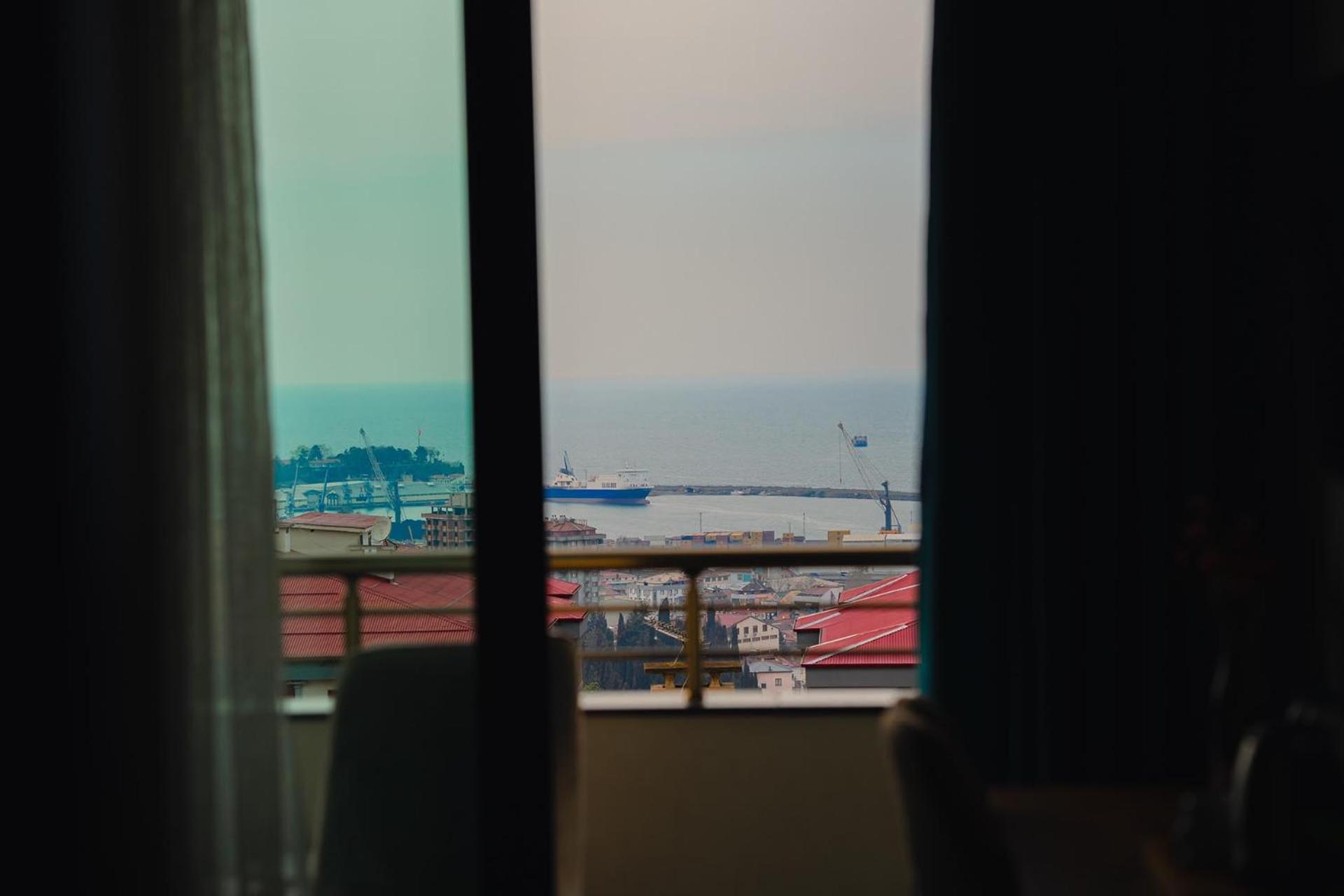 Double Room with Sea View - Photo 2