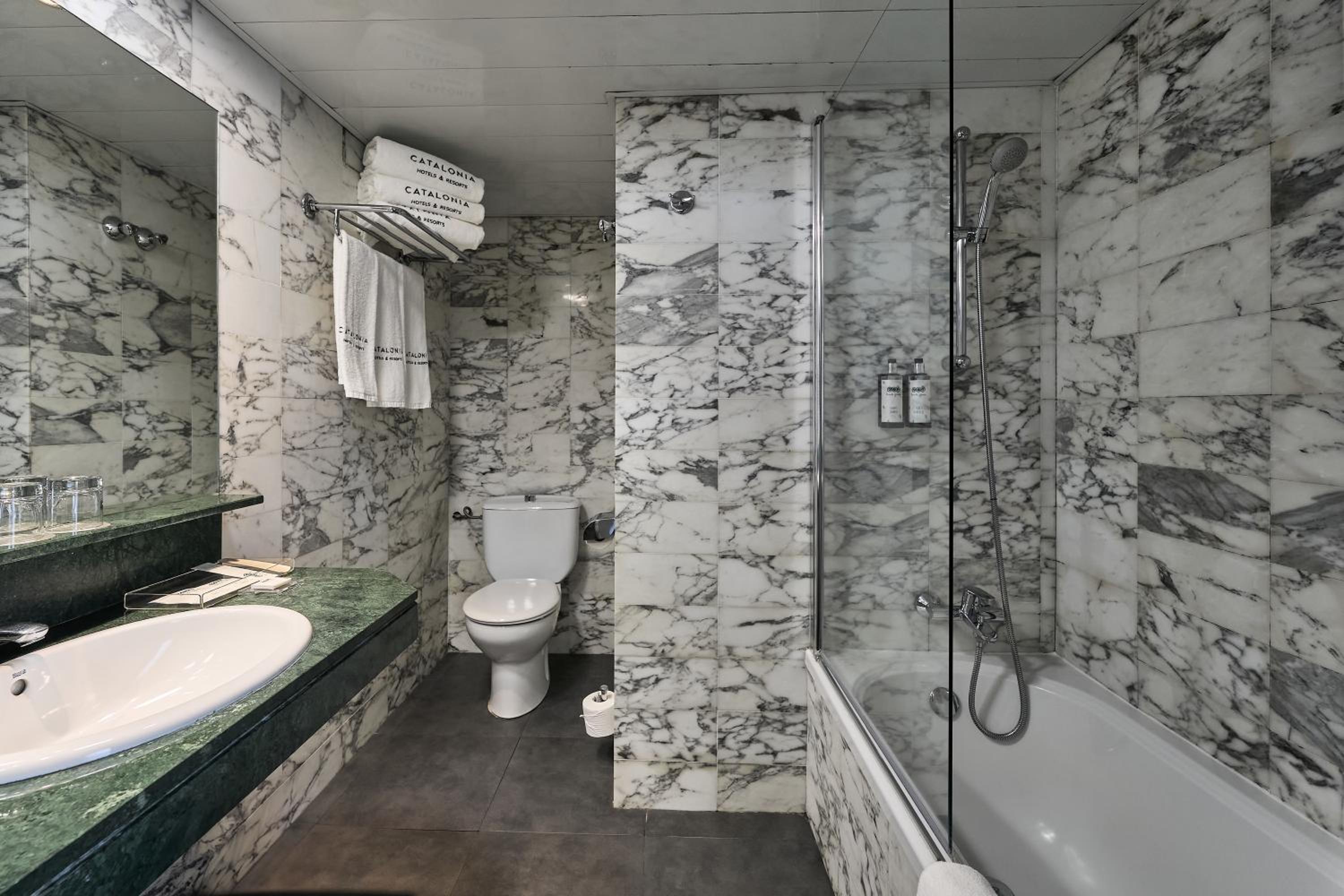 Triple Room (2 Adults + 1 Child)