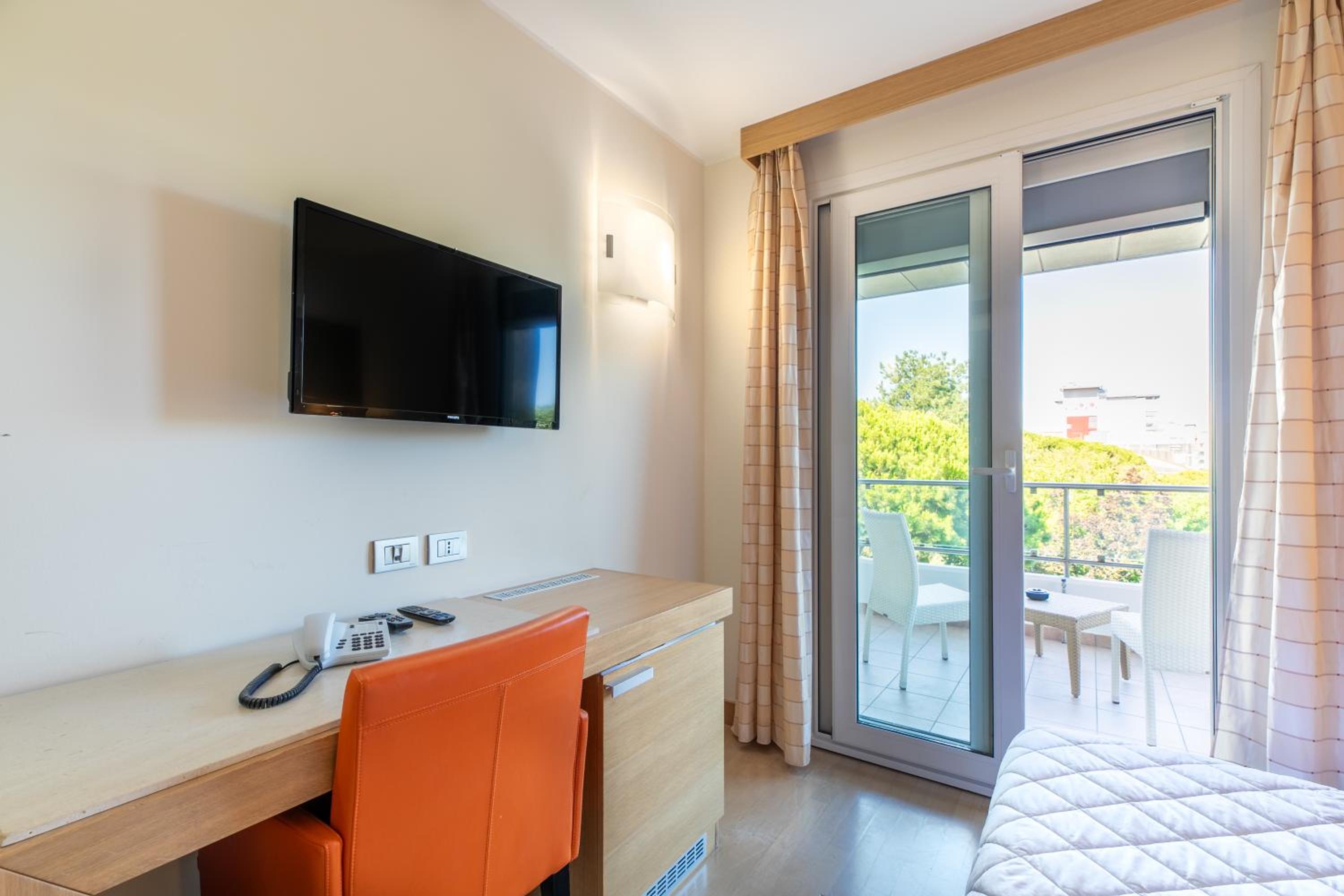 Double Room - Photo 3