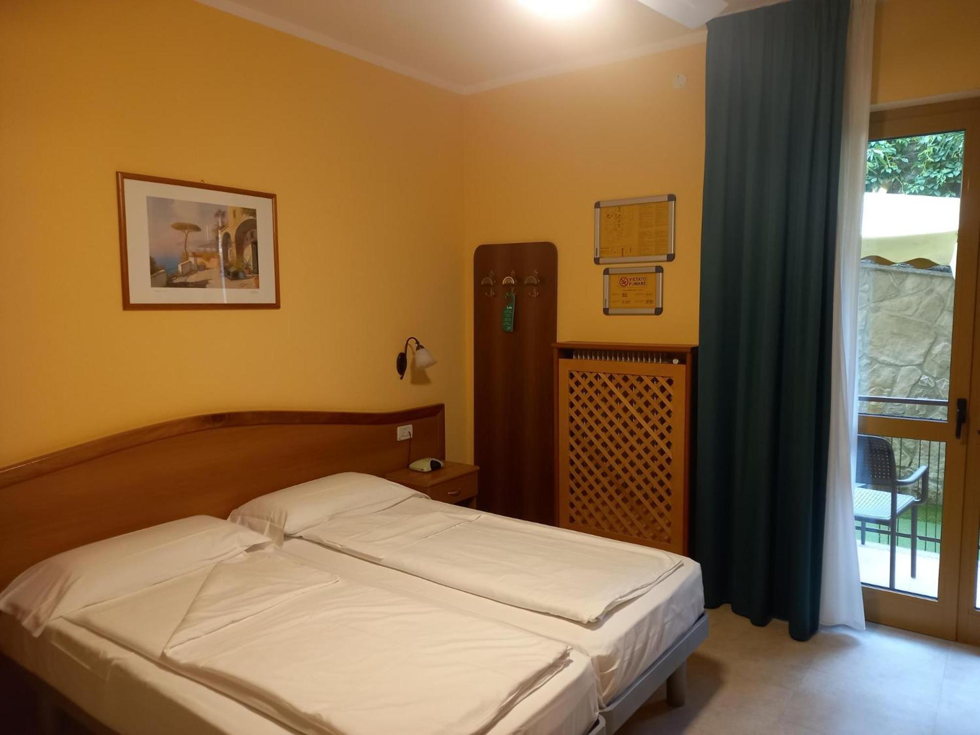 Economy Twin Room with Terrace - Photo 1