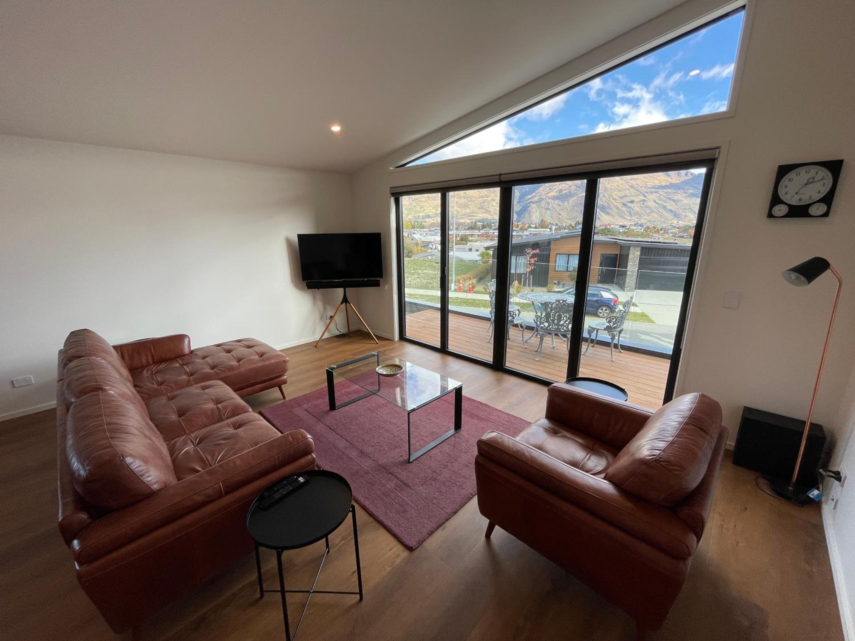 Two-Bedroom Apartment With Balcony photo 3