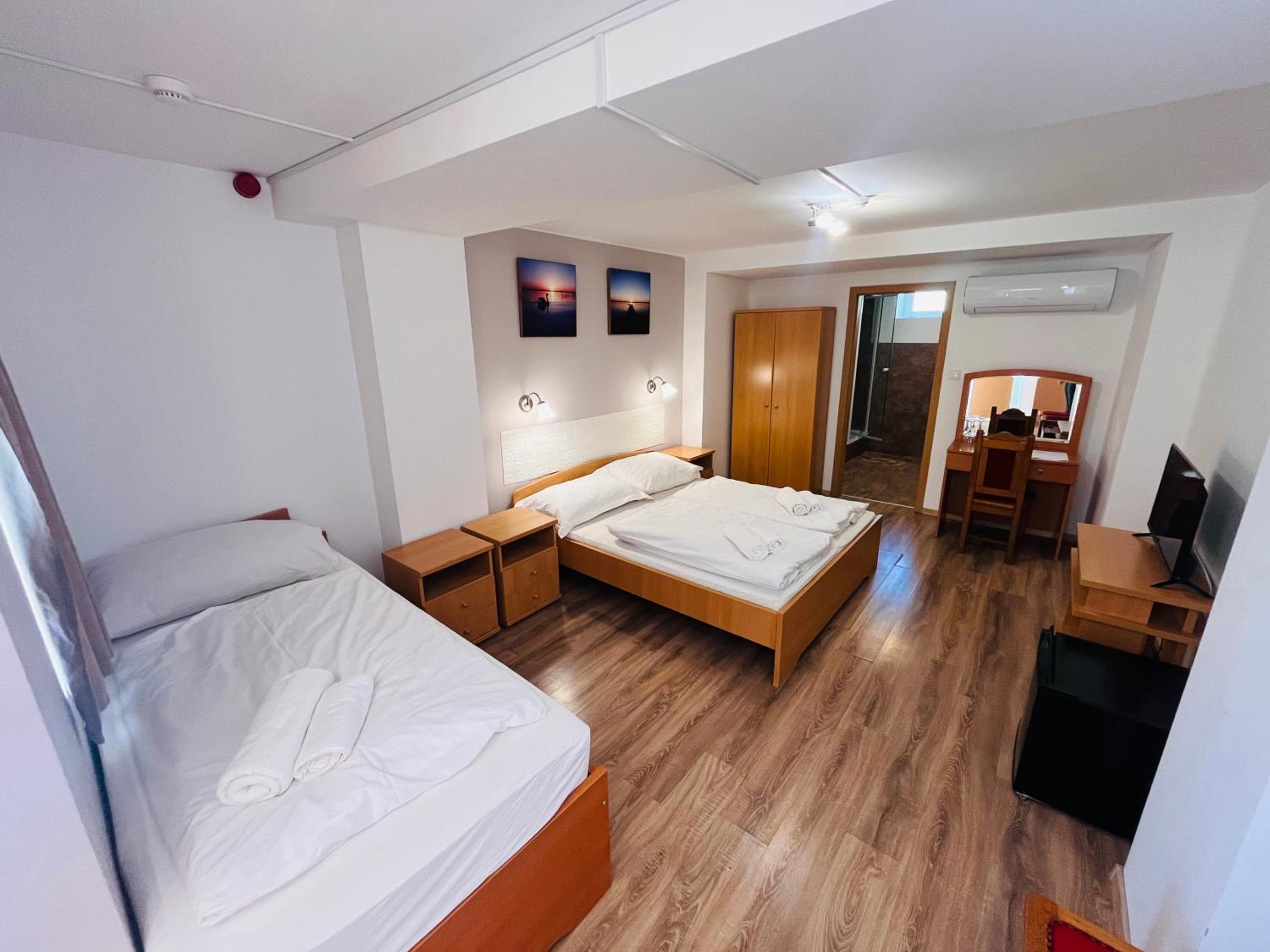 Triple Room with Garden View photo 2