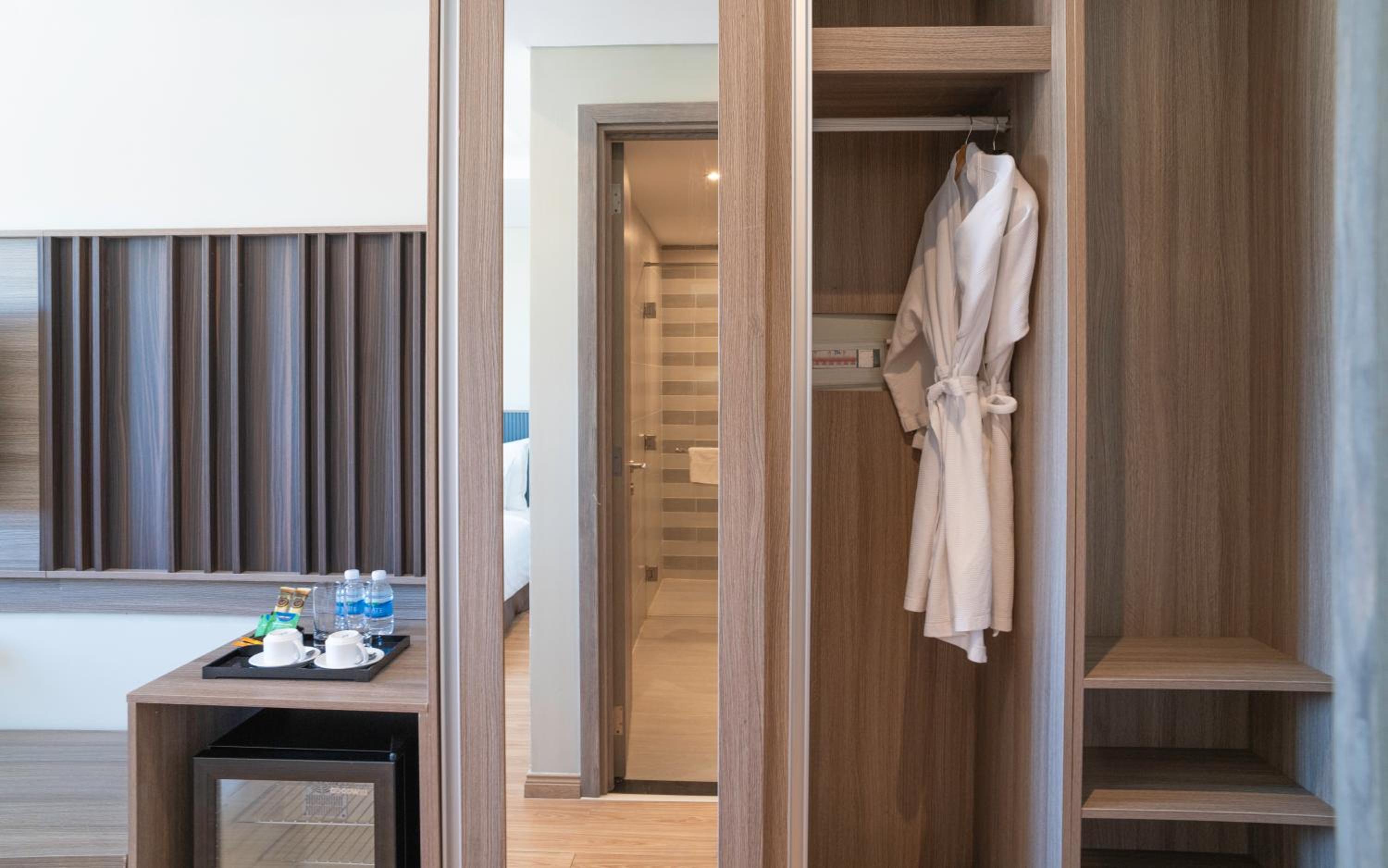 Superior Double Or Twin Room With City View - Photo 5