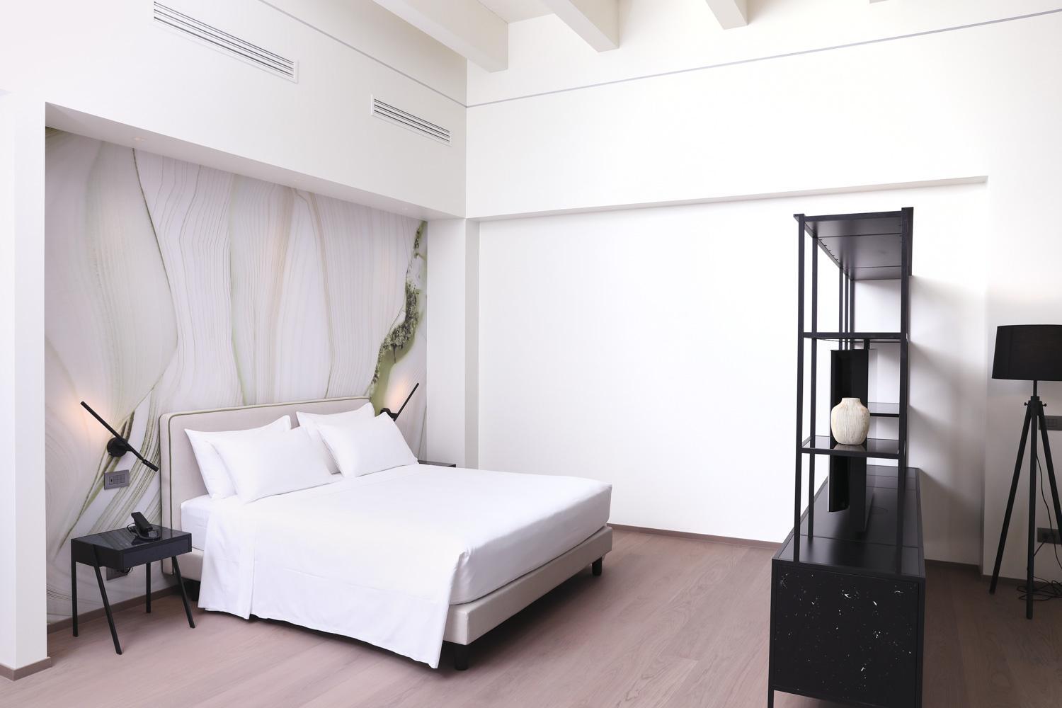 Suite with Spa Access photo 3