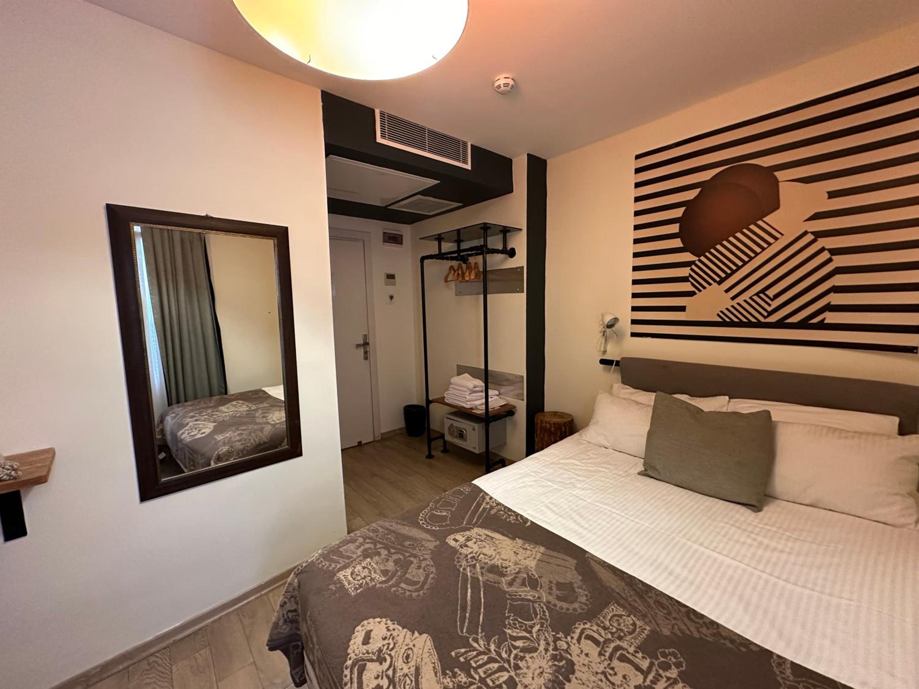 Economy Double Room photo 3