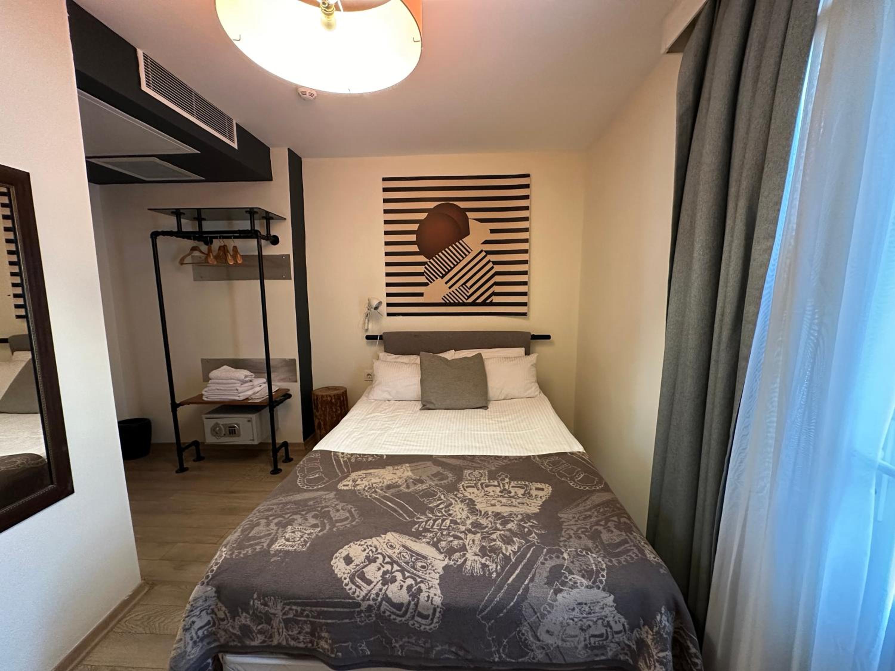 Economy Double Room photo 2