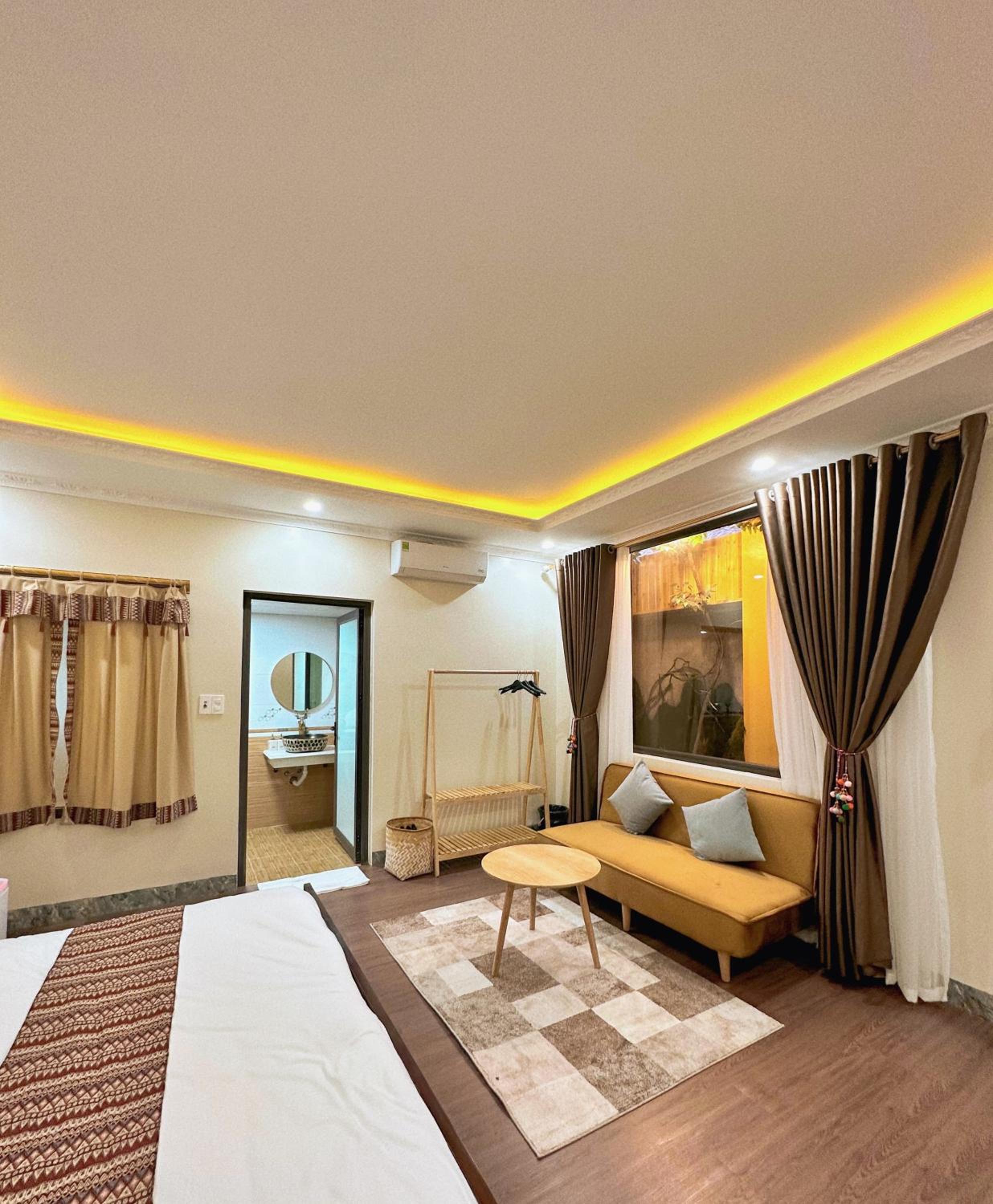 Deluxe King Room photo 2