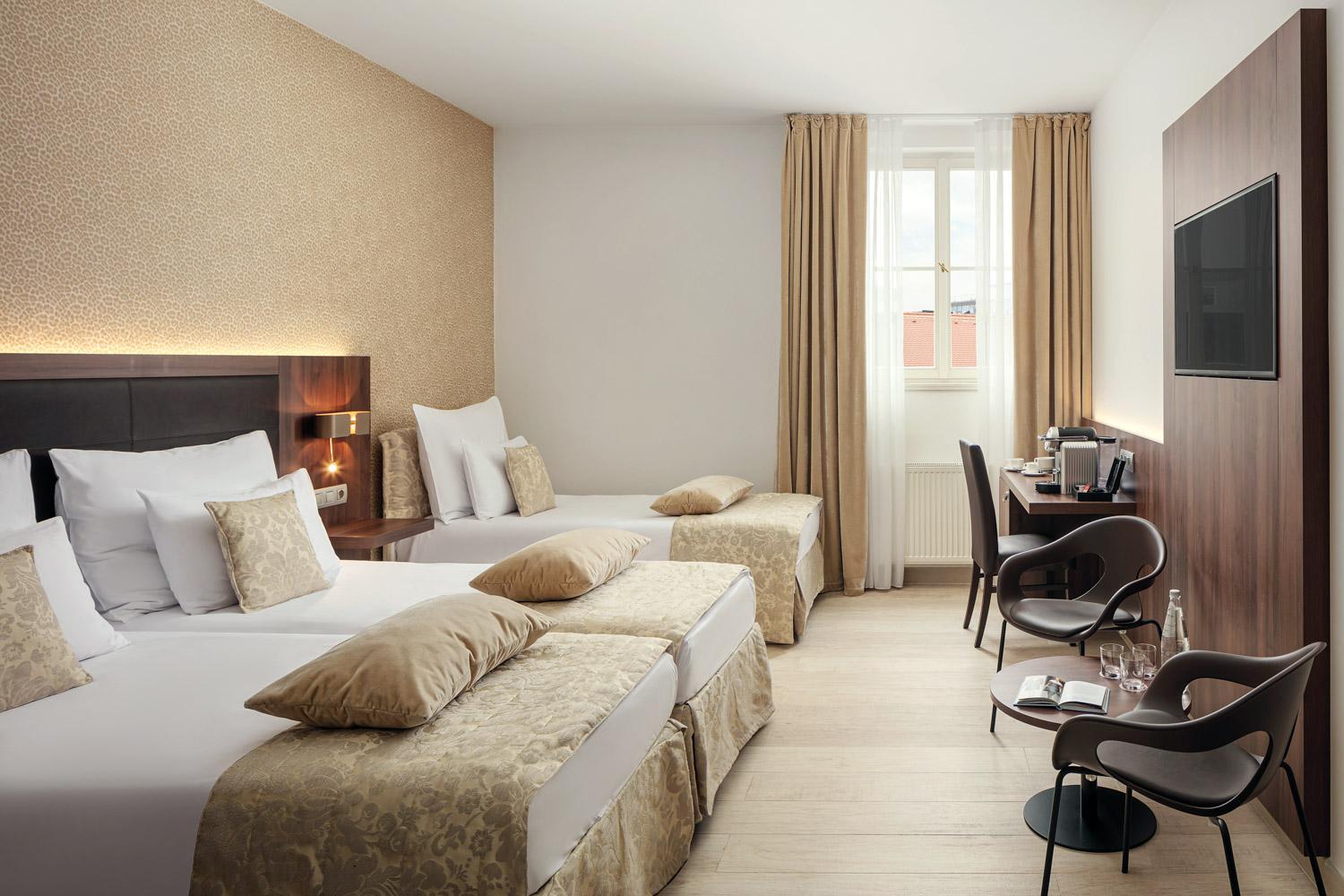Deluxe Triple Room - Photo 6