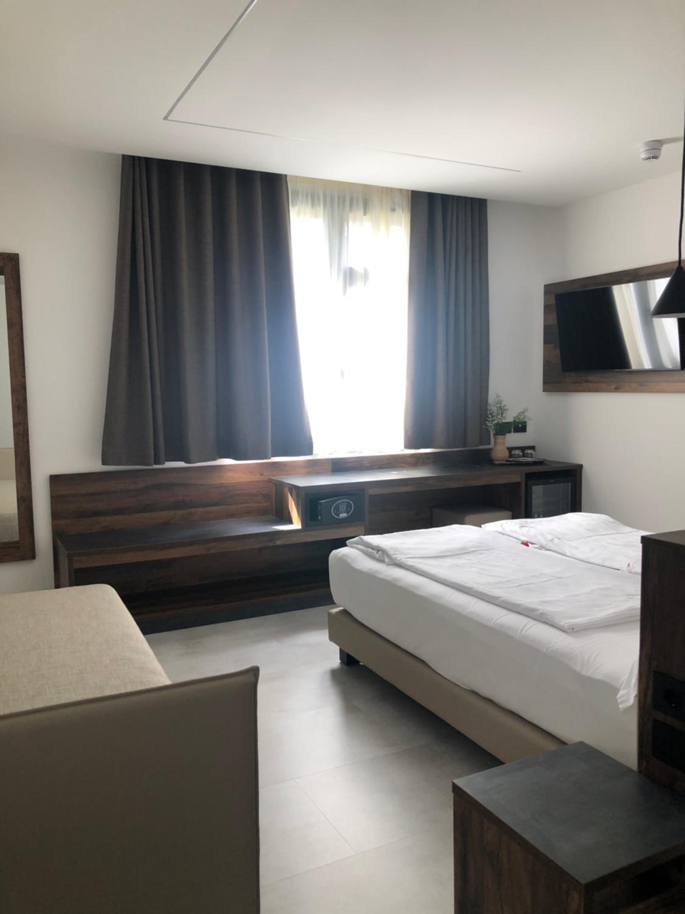 King Room with Balcony - Photo 1