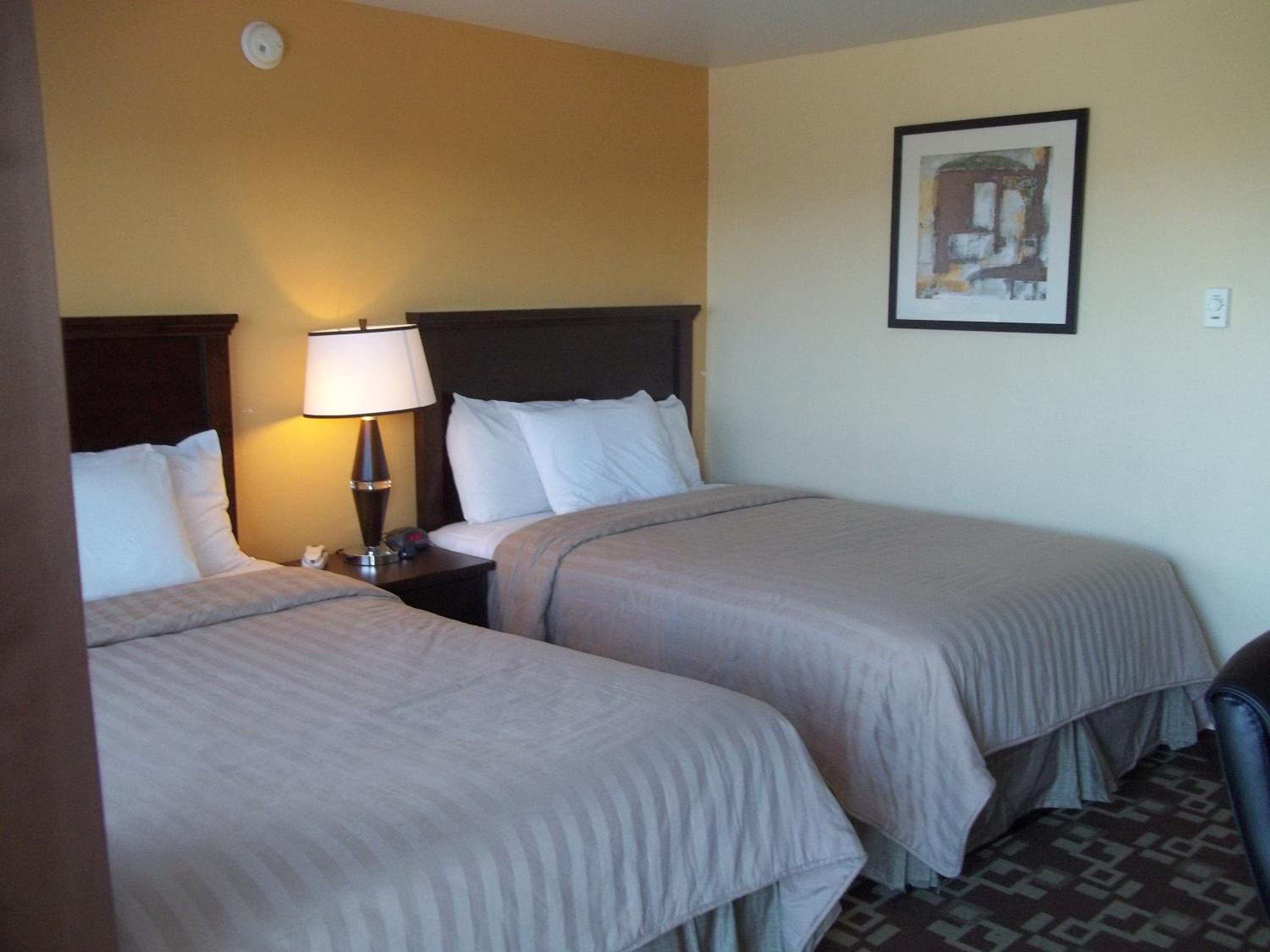 Double Room with Two Double Beds - Non-Smoking - Photo 2