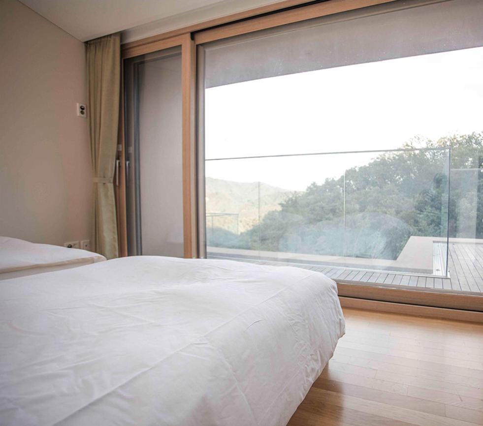 Forest Villa Deluxe - Free Access to Spa and Jjimjil (No pets allowed)